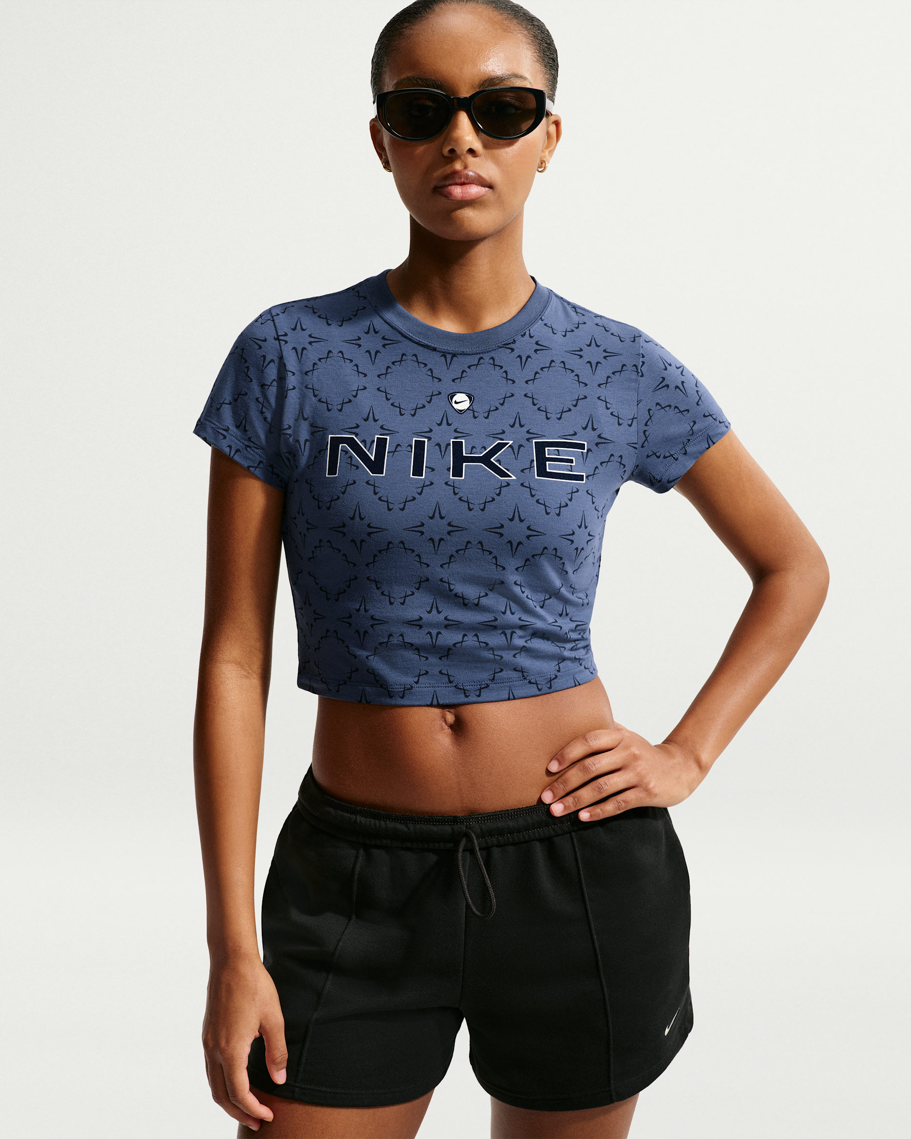 Nike Sportswear Chill Knit schmal geschnittenes Kurz-T-Shirt (Damen) - Mystic Navy/Obsidian