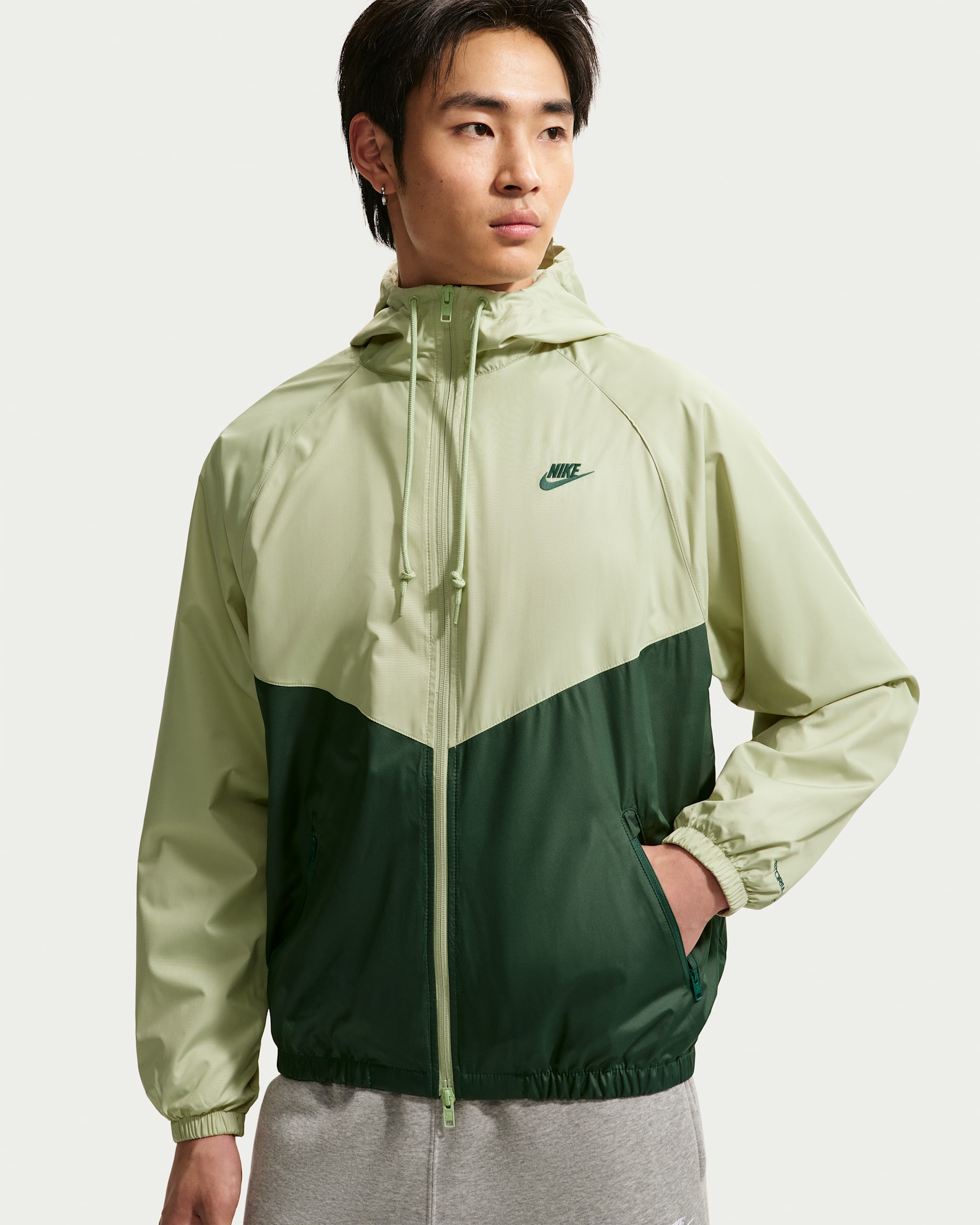 Nike Windrunner Men's Lined Jacket - Olive Aura/Fir/Fir