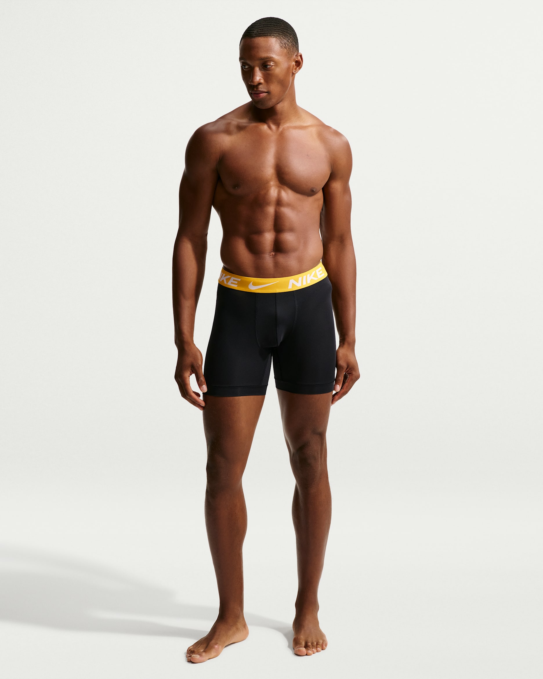 Ανδρικό μποξεράκι Dri-FIT Nike Essential Micro (συσκευασία 5 τεμαχίων) - University Gold/Team Red/Μαύρο