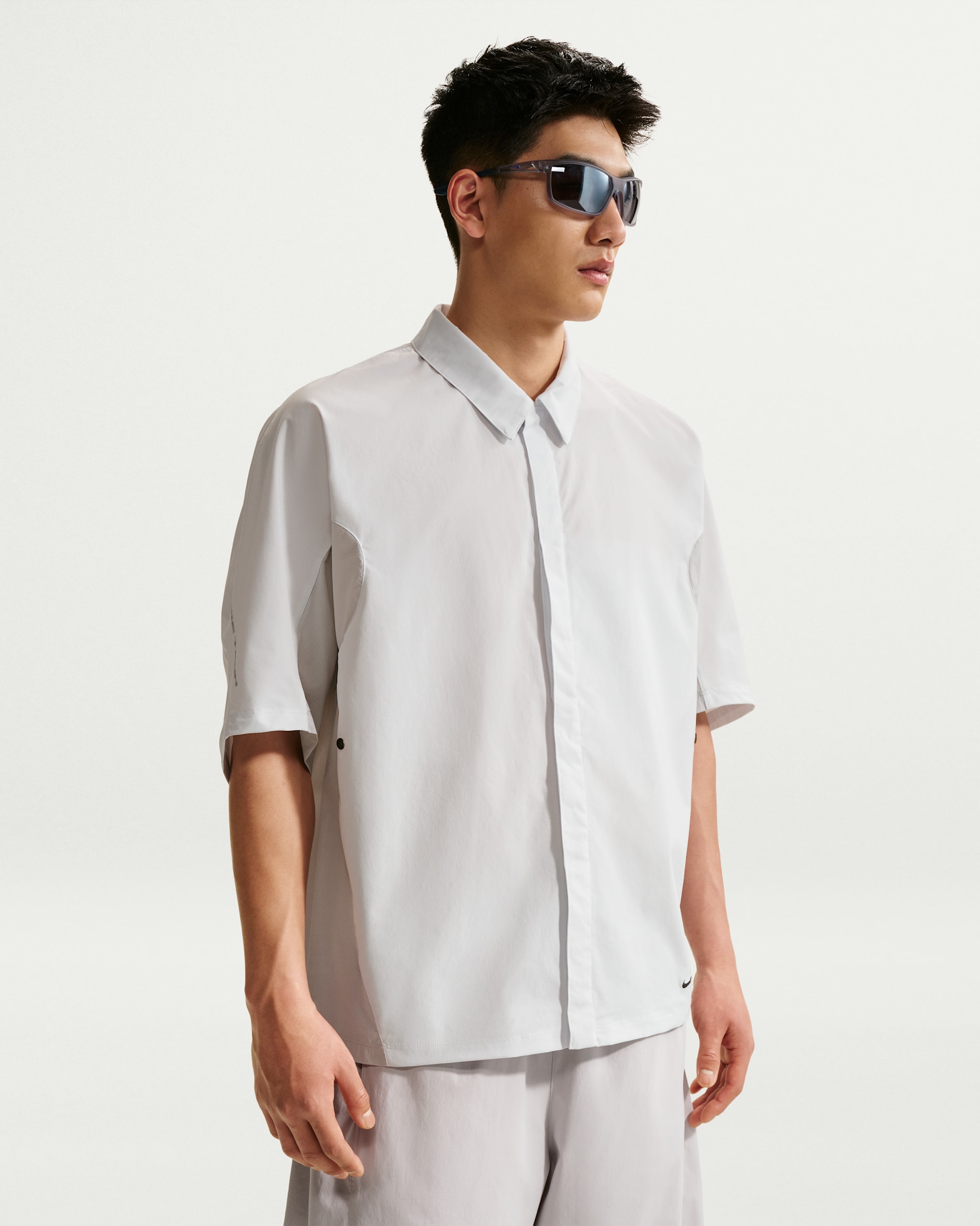 ナイキ テック ヘリオス メンズ Dri-FIT ショートスリーブ トップス - オフホワイト/グレーフォグ/ブラック