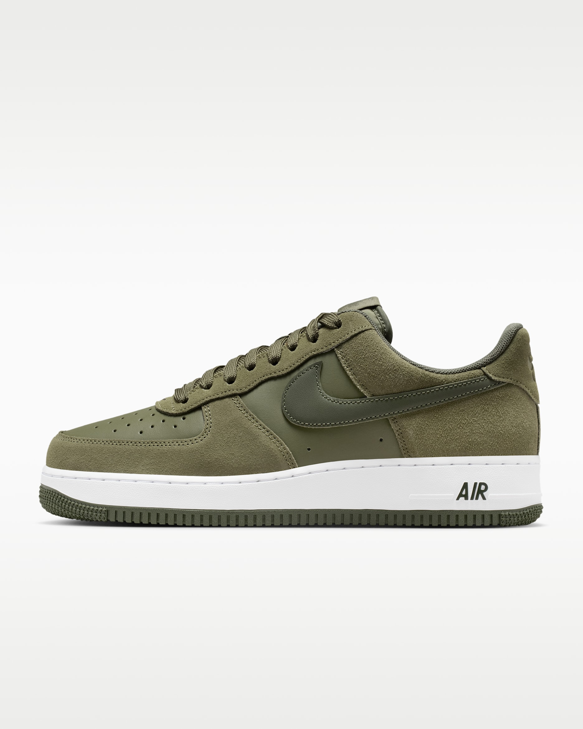 Tenis para hombre Nike Air Force 1 '07 LV8 - Oliva medio/Blanco/Caqui militar