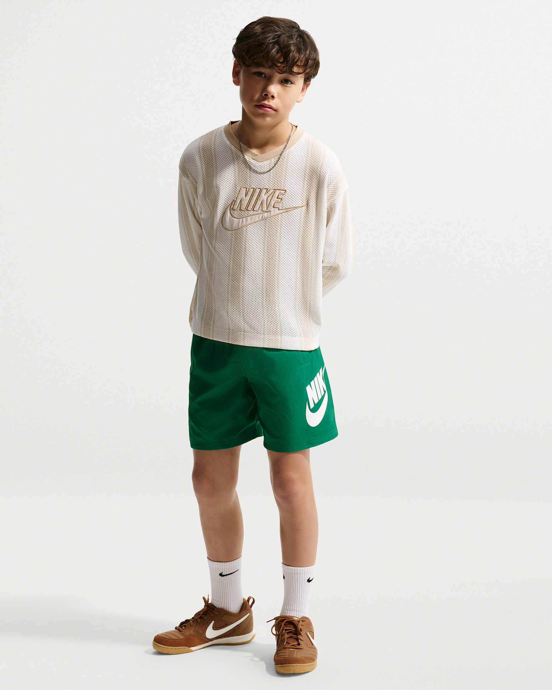 Nike Sportswear Club Older Kids' 15cm (approx.) Woven Shorts - Malachite/White