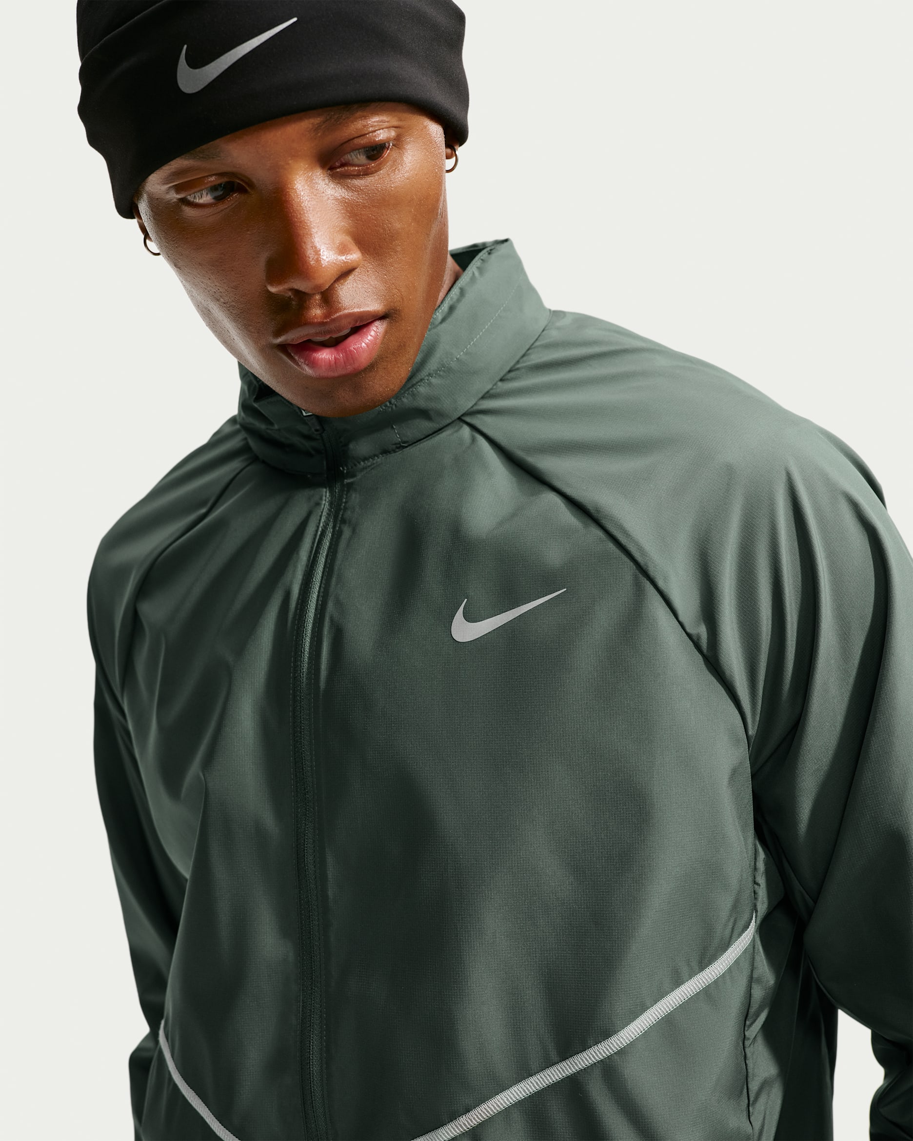 Nike Miler Men's Repel UV Protection Running Jacket - Camo Green/Camo Green