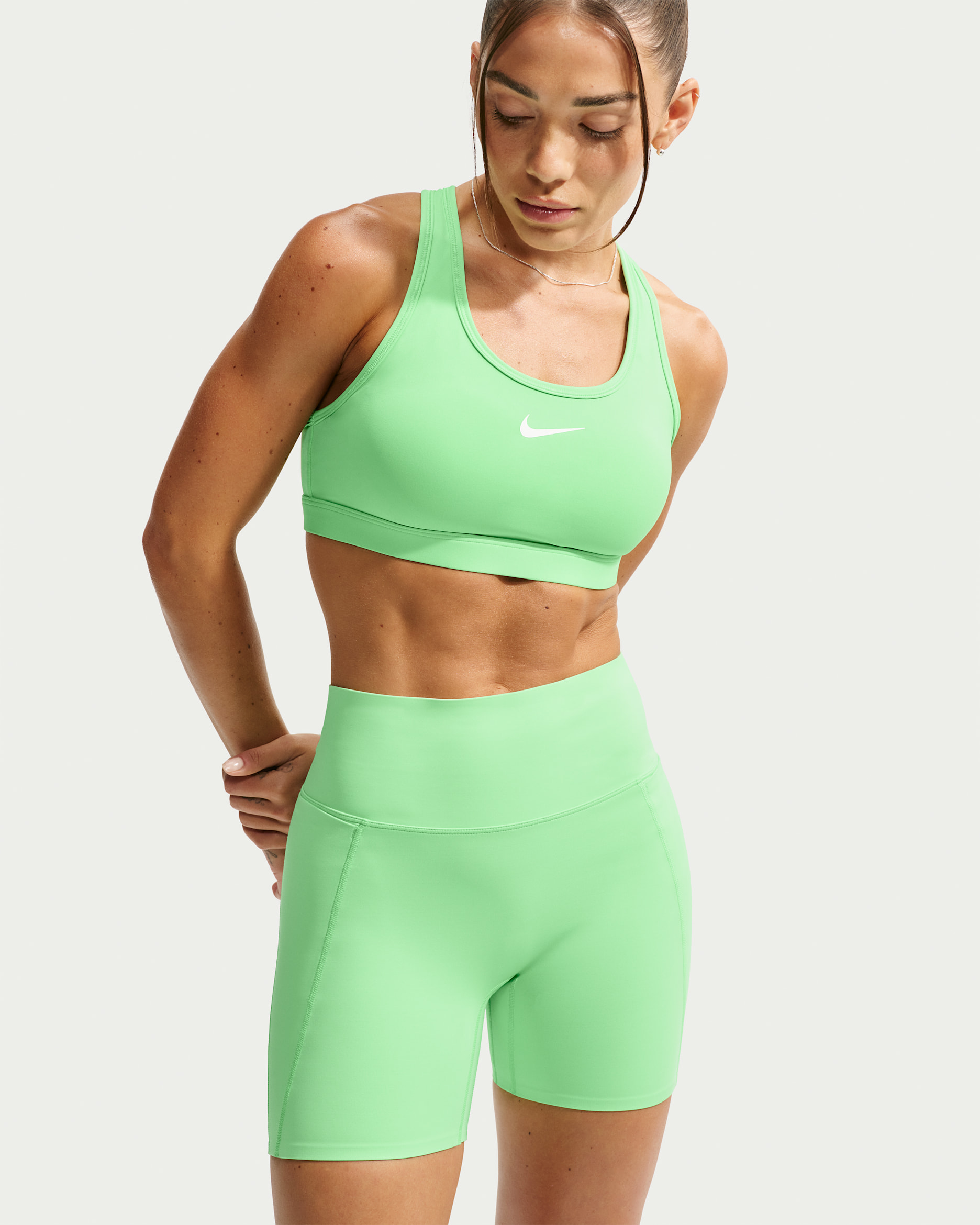 Nike Swoosh Women's Medium-Support Padded Sports Bra - Illusion Green/White