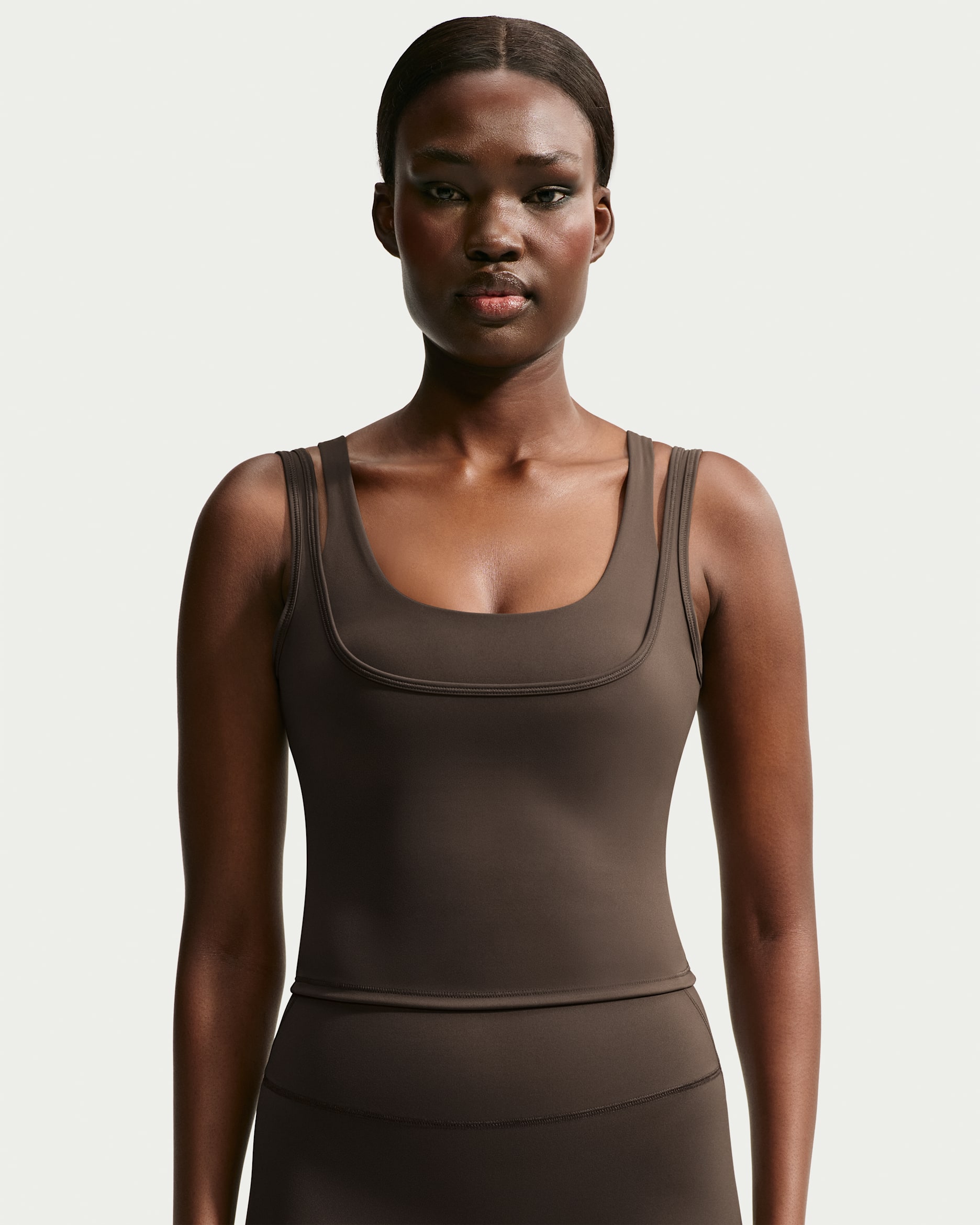Canotta con doppia spallina e scollo arrotondato NikeSKIMS Matte – Donna - NSKM Dark Sepia