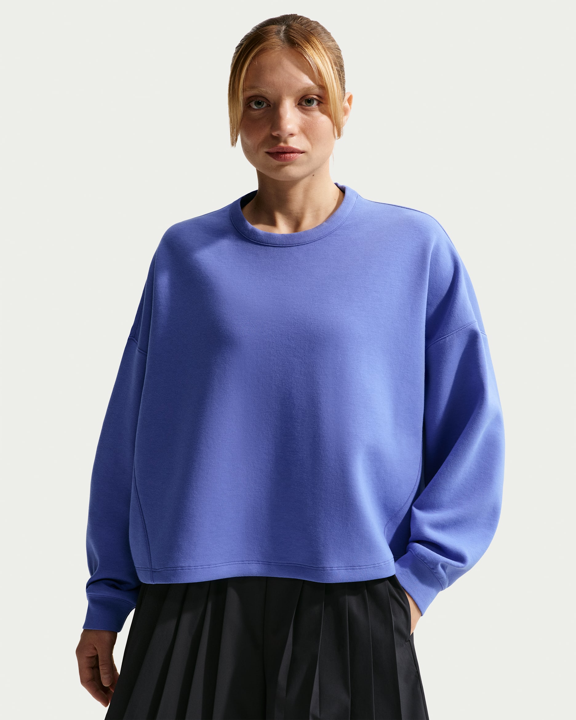 Playera Dri-FIT oversized de cuello redondo para mujer Nike 24.7 ImpossiblySoft - Zafiro/Noche intenso