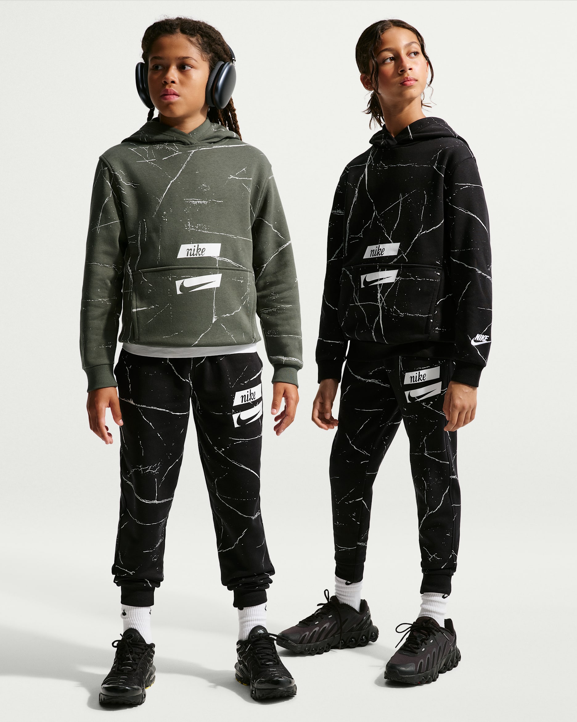 Nike Sportswear Club Big Kids' Pants - Black/White