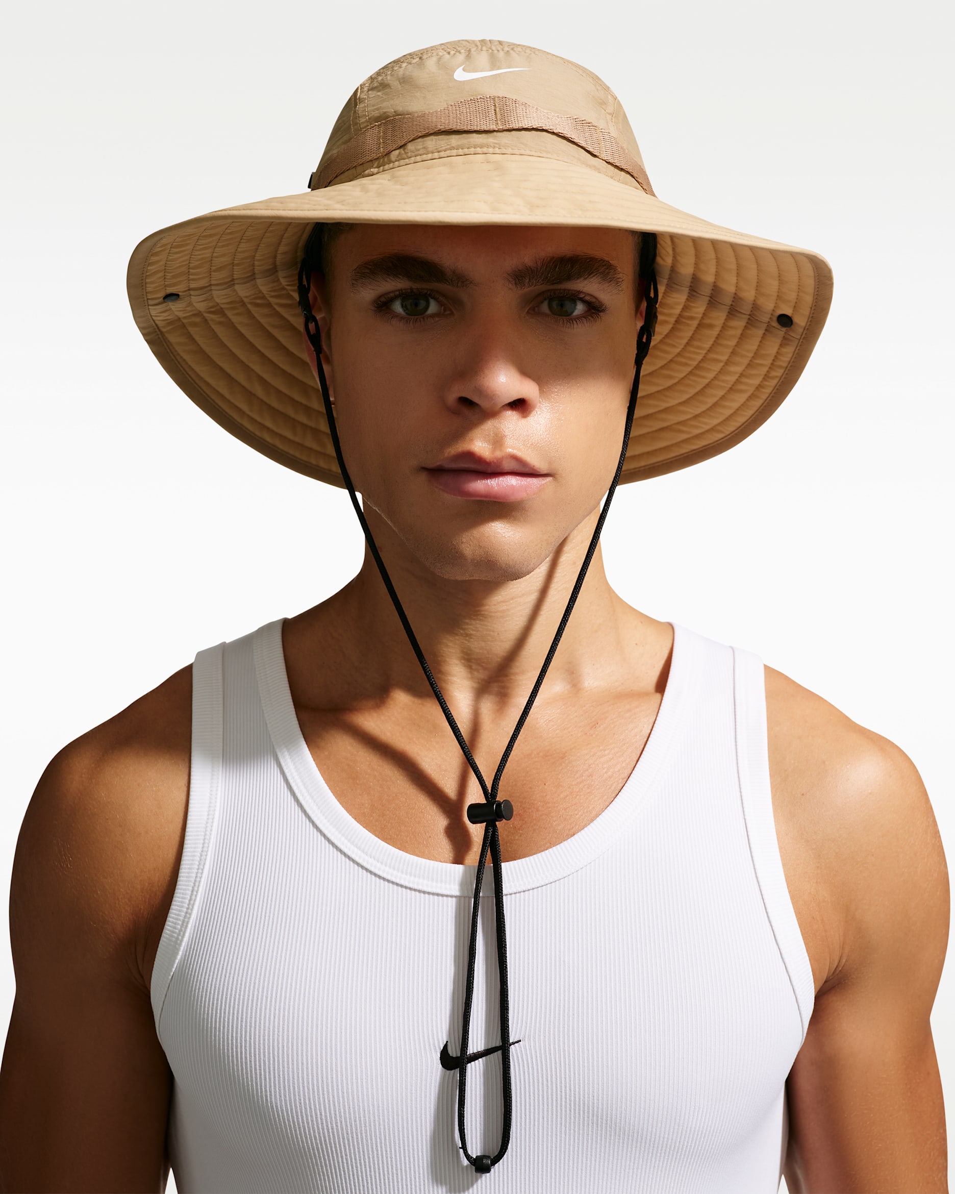 Nike Apex Dri-FIT Bucket Hat - Parachute Beige/Anthracite/White