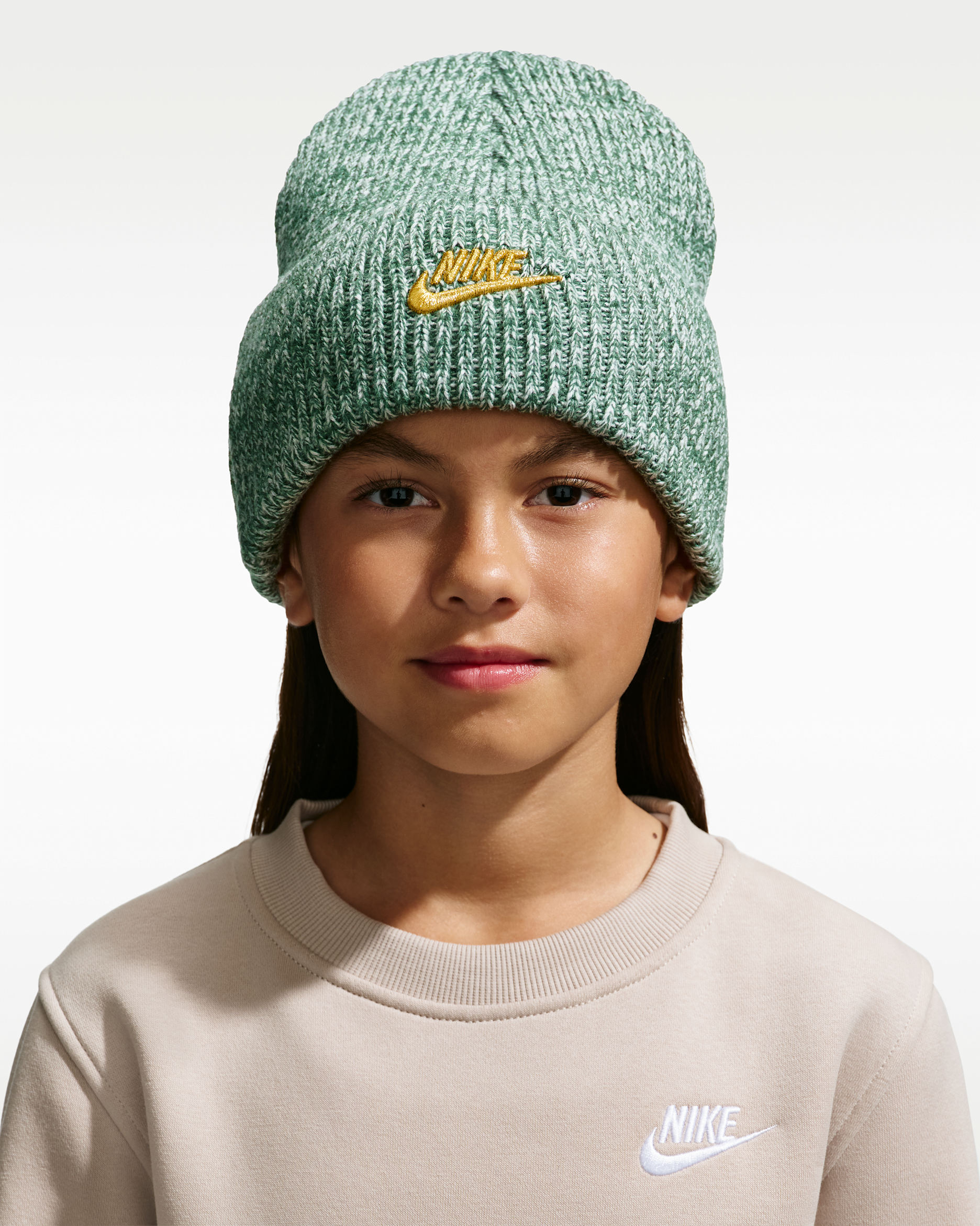 Nike Peak Big Kids' Beanie - Fir/Sail/Metallic Gold