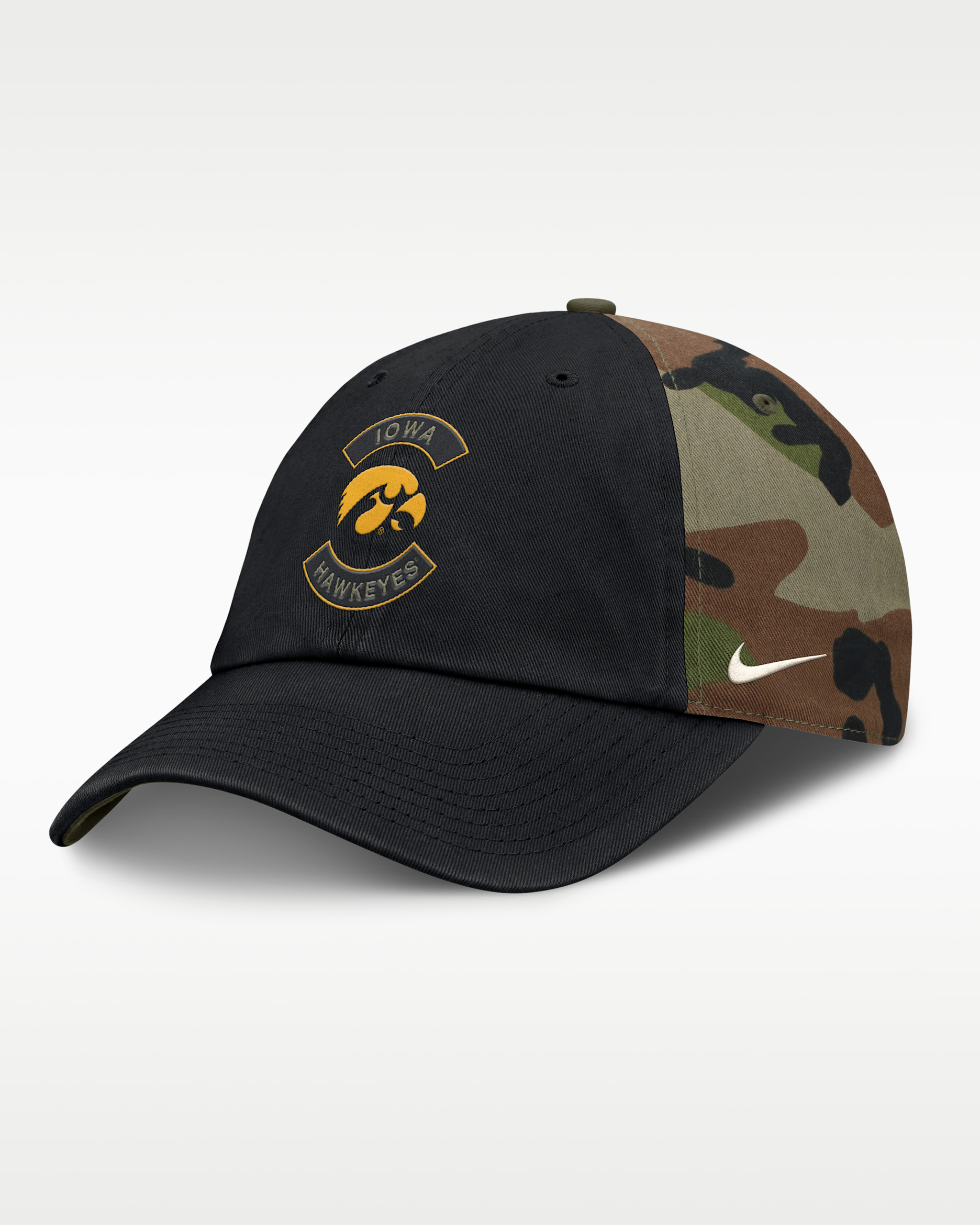 Gorra universitaria ajustable Nike para hombre Iowa 2025 Military Appreciation Club - Verde camuflaje