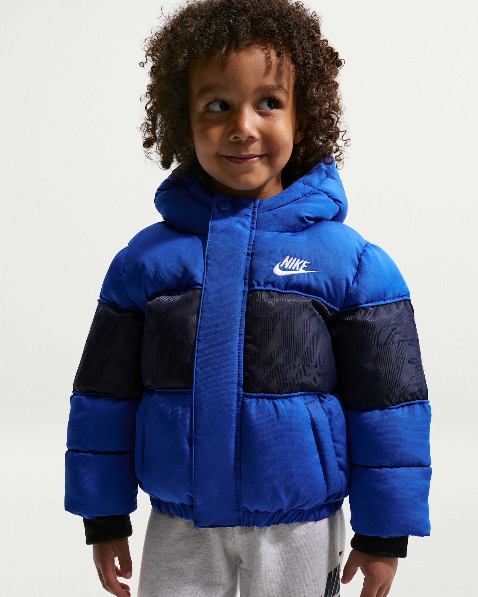 Chamarra acolchada Mixed Media con logotipo de jacquard para niños pequeños Nike - Royal juego