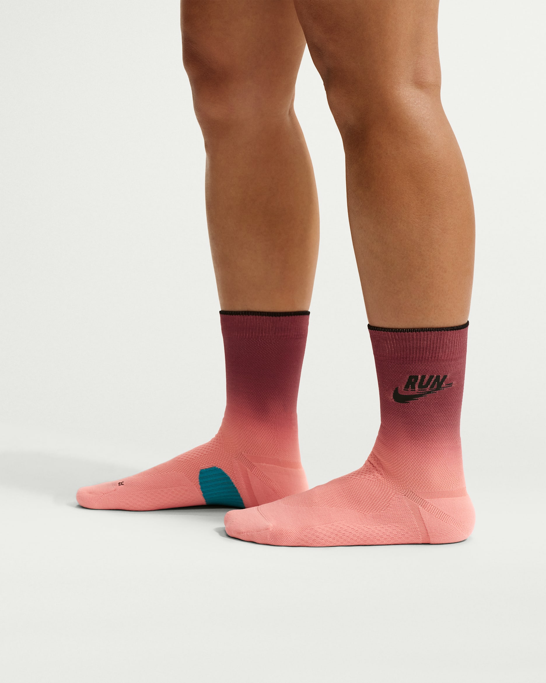 Calcetas de correr (1 par) Nike Run Midweight - Carmesí felicidad/Rosa humo/Energía