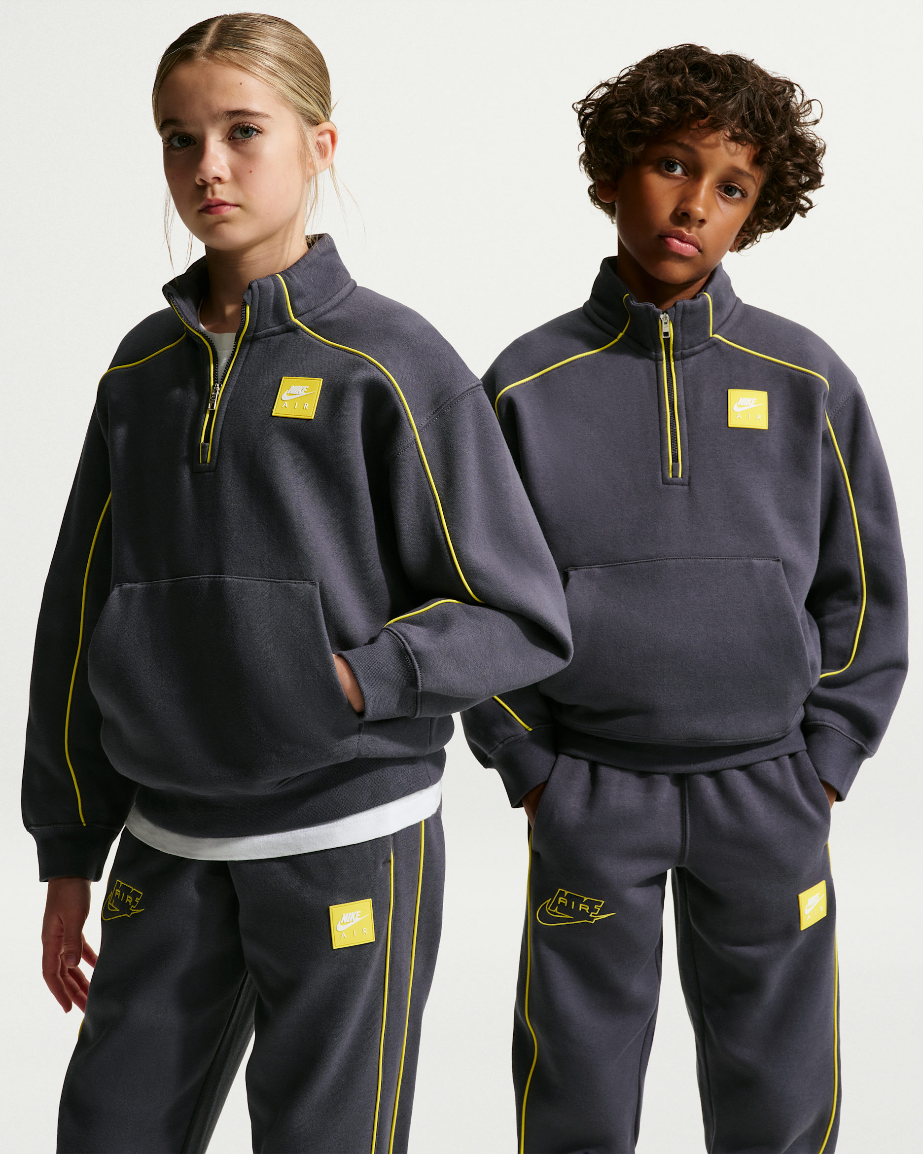 Nike Air Older Kids' Quarter-Zip Top - Gridiron/Opti Yellow/Opti Yellow
