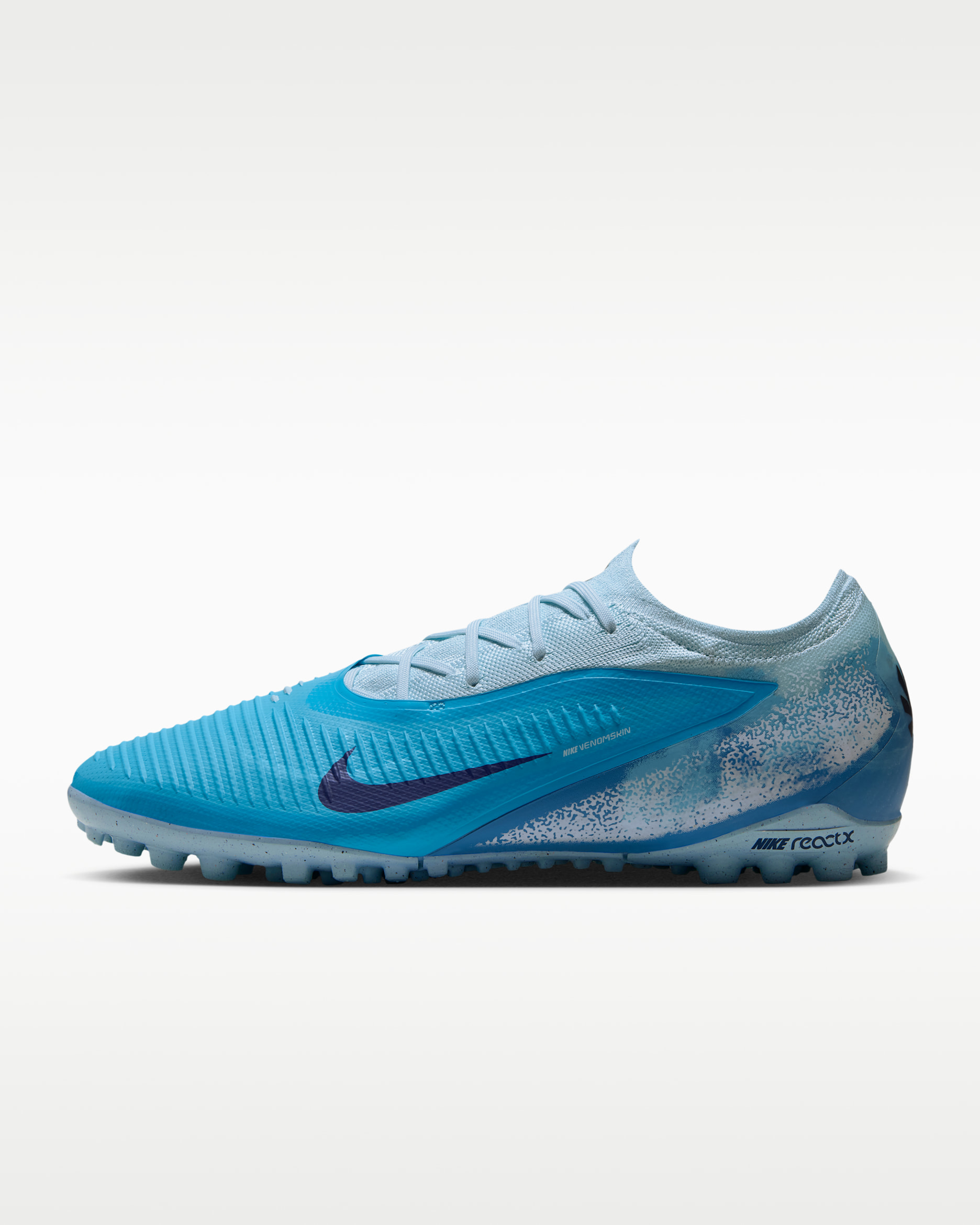 ナイキ ファントム 6 LOW プロ "Erling Haaland" ターフ サッカーシューズ - バルチックブルー/グレイシャーブルー/ブルーエクリプス
