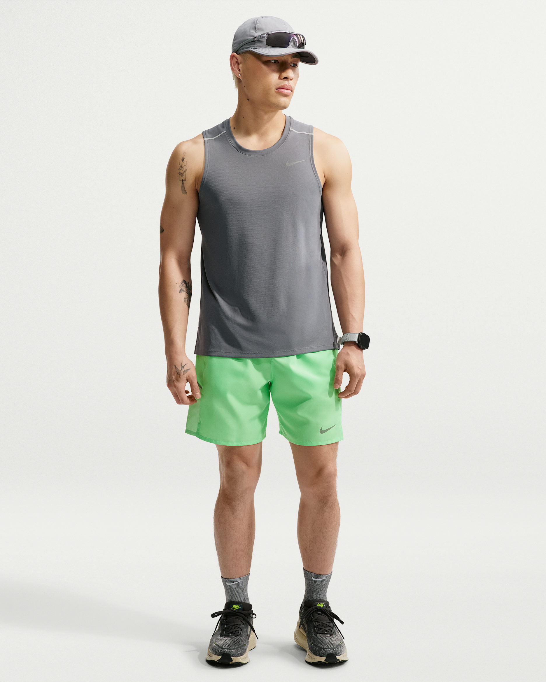 Shorts de correr Dri-FIT de 18 cm con forro de ropa interior Nike Miler para hombre - Verde ilusión/Pepino calma