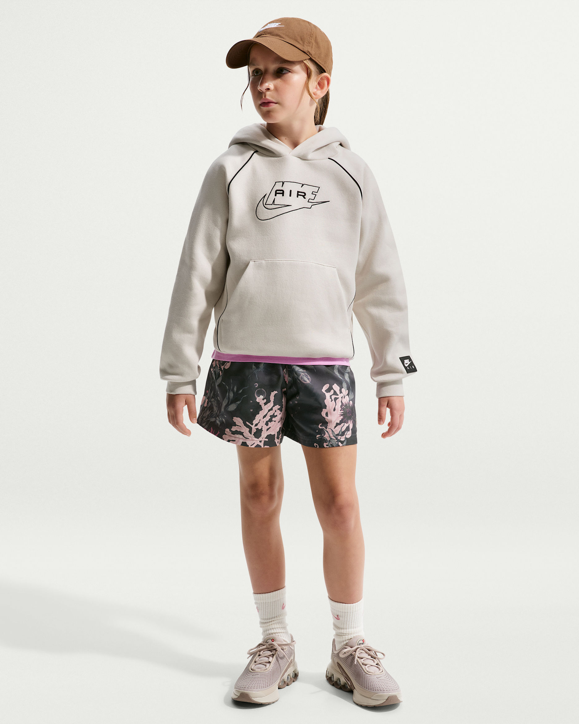 Nike Sportswear Club Big Kids' 4.5" Woven Shorts - Sequoia/Peony