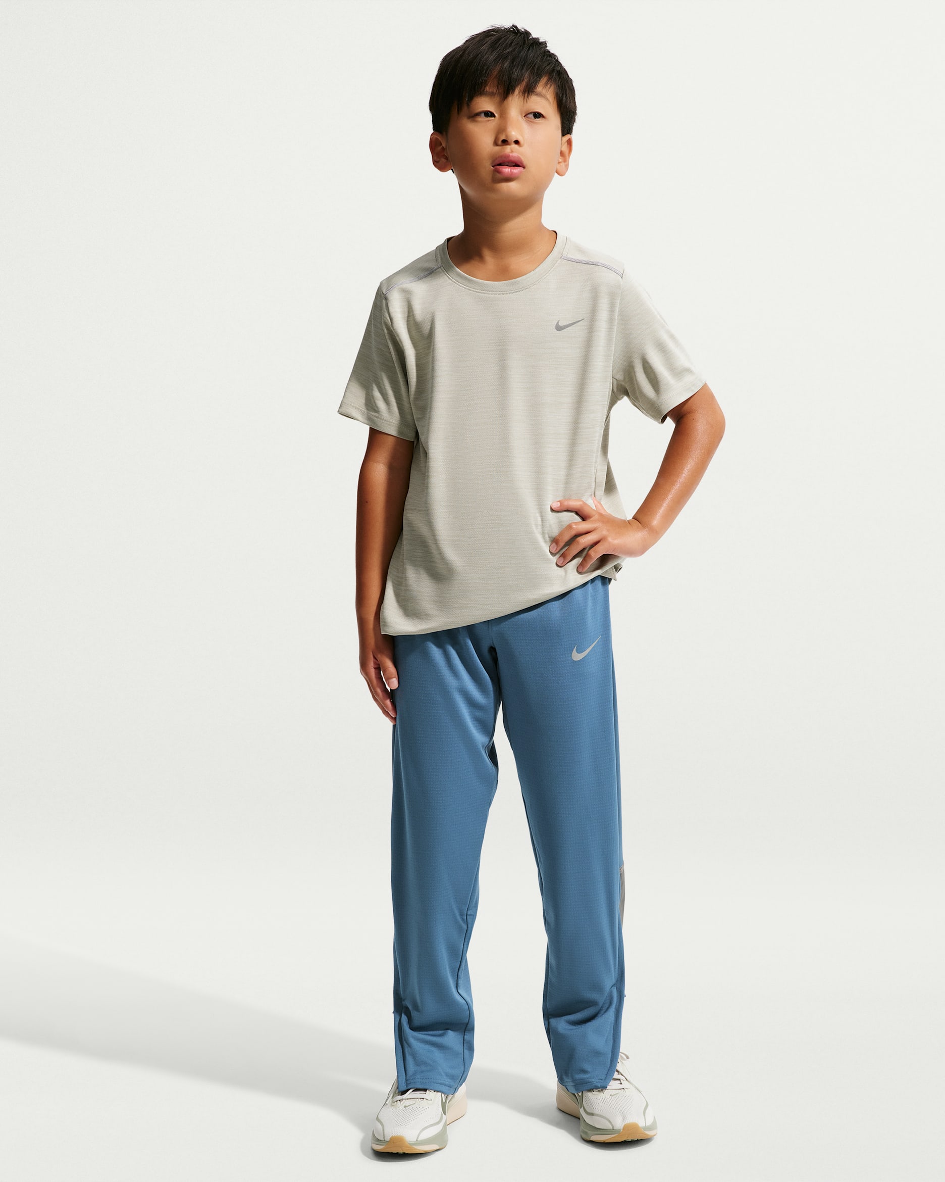 Nike Miler Older Kids' (Boys') Knit Running Trousers - New Slate/Black