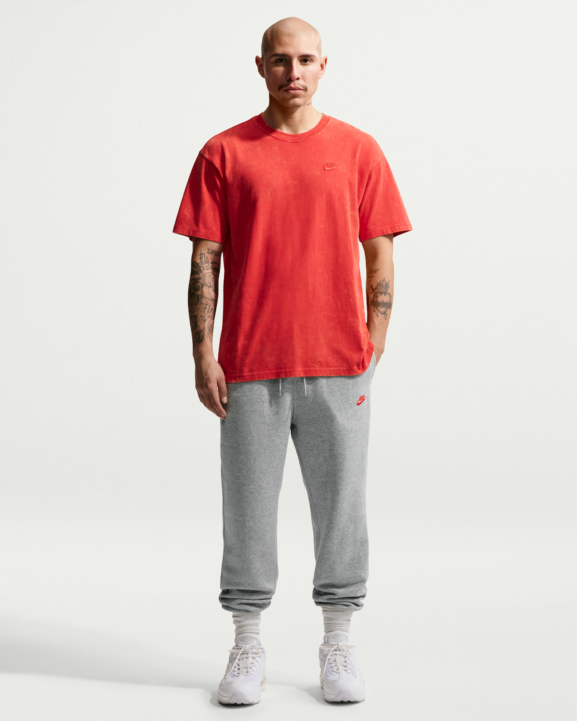 Nike Sportswear Club Men's Joggers - Dark Grey Heather/Light Smoke Grey/University Red