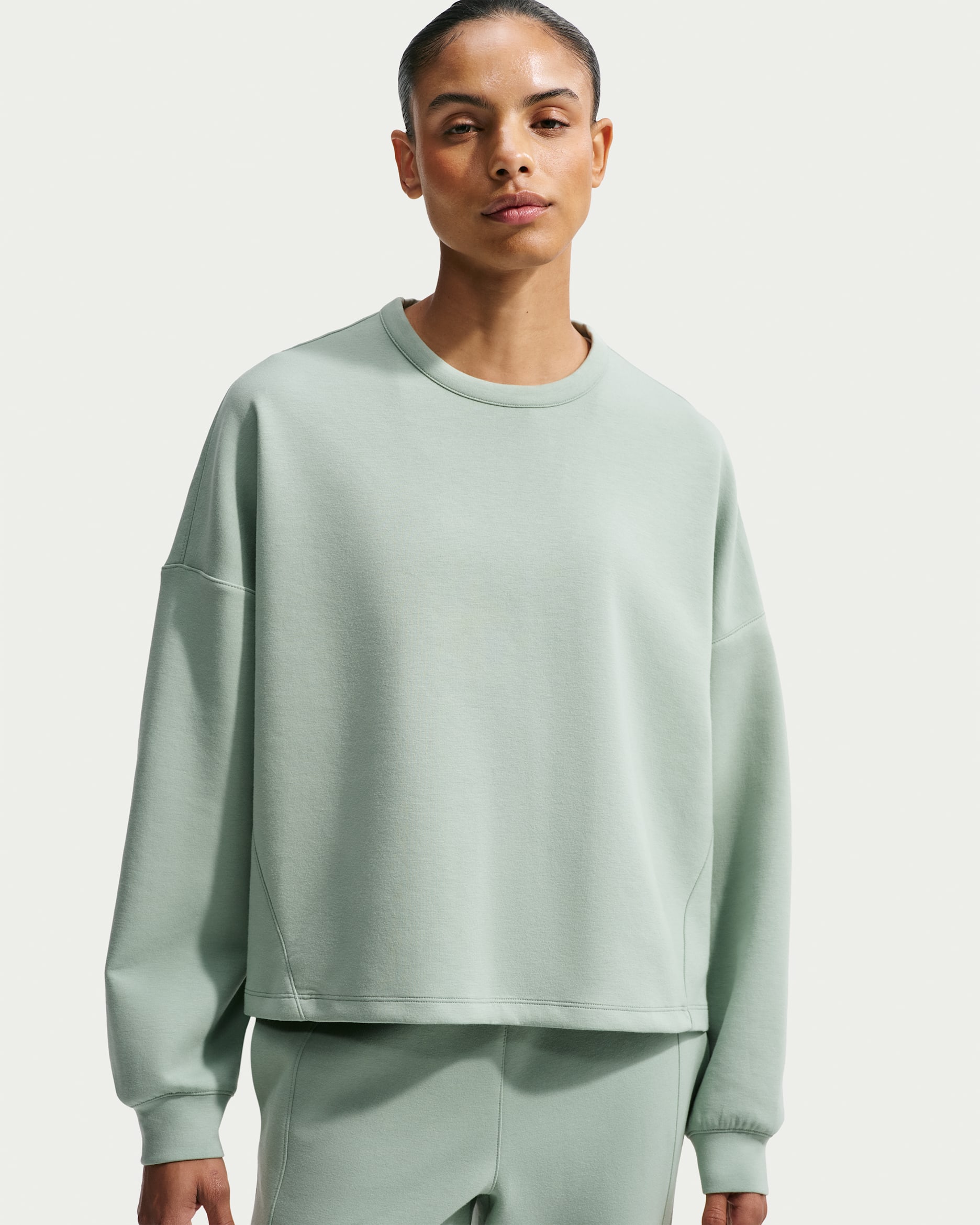 Haut oversize à col ras-du-cou Dri-FIT Nike 24.7 ImpossiblySoft pour femme - Steam/Dutch Green
