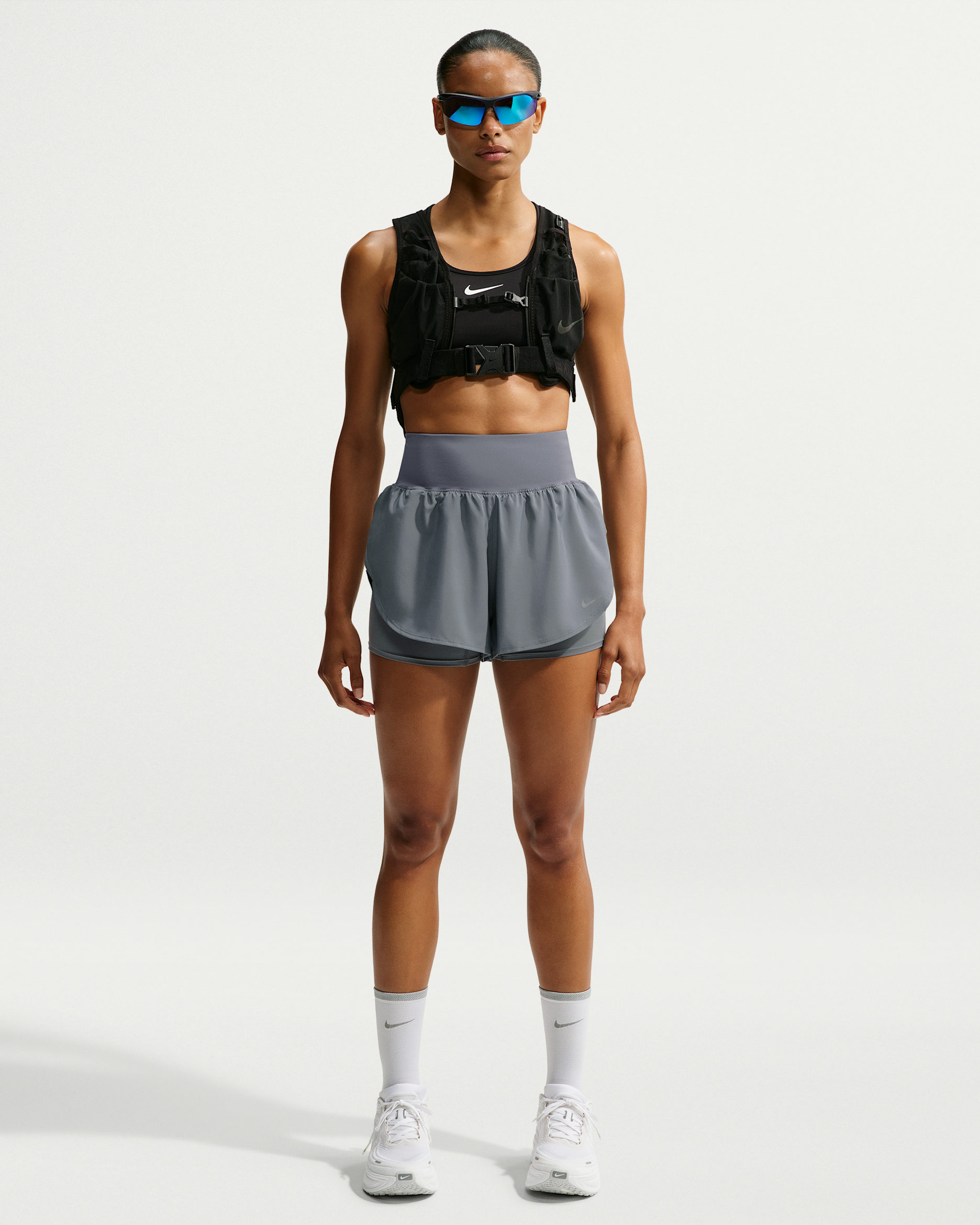 Nike Flow Dri-FIT 2-in-1-Laufshorts mit hohem Bund (Damen) - Cool Grey/Cool Grey