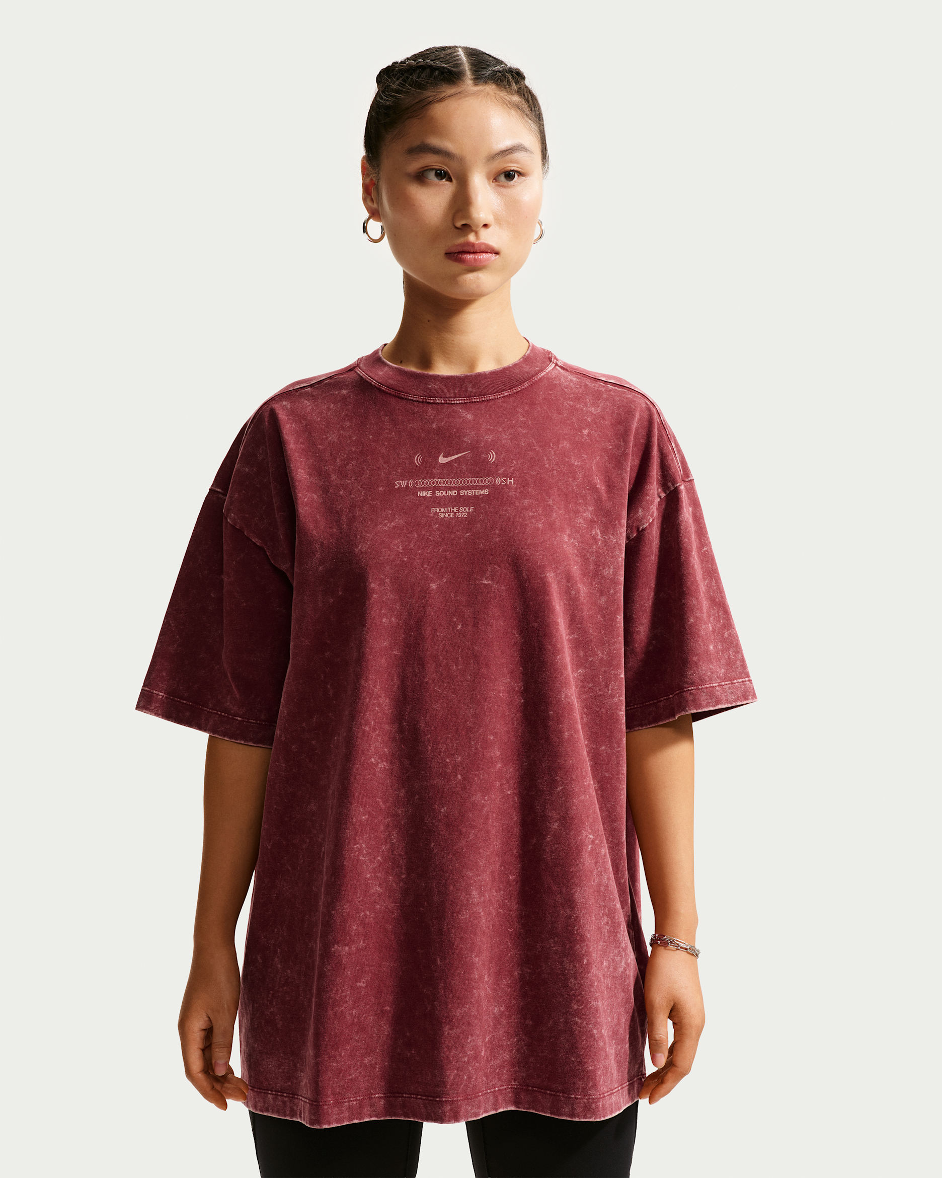 Nike Sportswear Classic Women's Oversized T-Shirt - Team Red