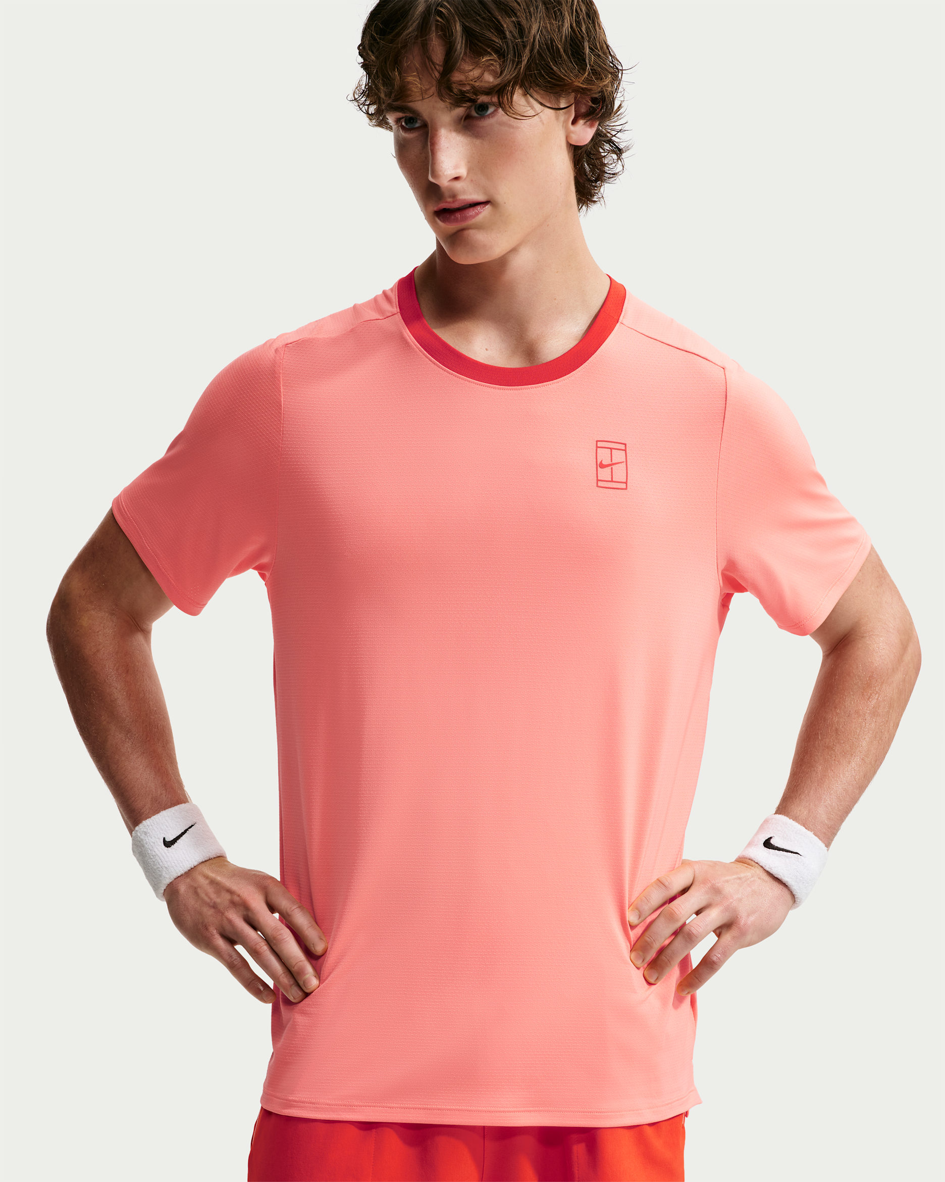 Haut de tennis Dri-FIT NikeCourt Advantage pour homme - Atomic Pink/Picante Red/Picante Red