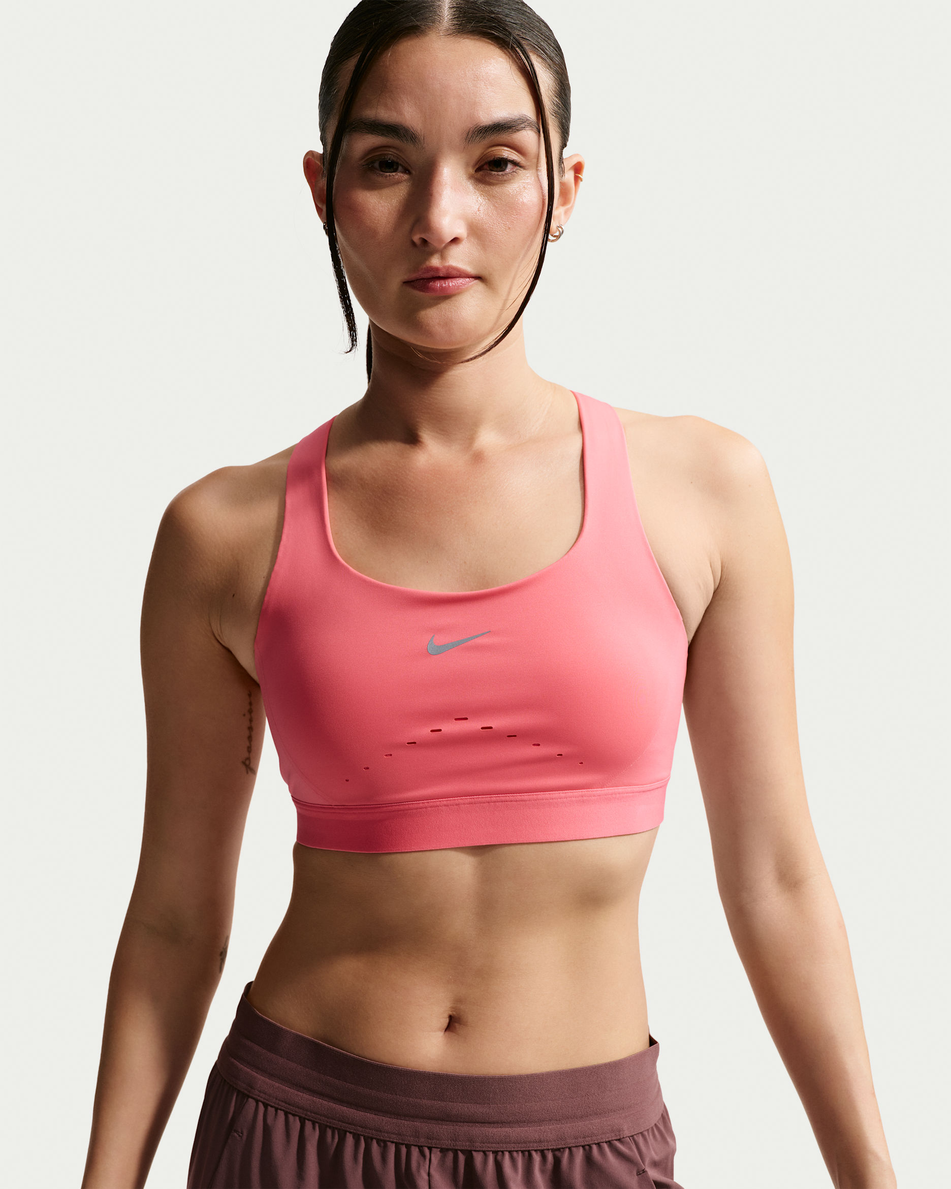 Nike Swift Women's High-Support Lightly Lined Sports Bra - Sea Coral/Silver
