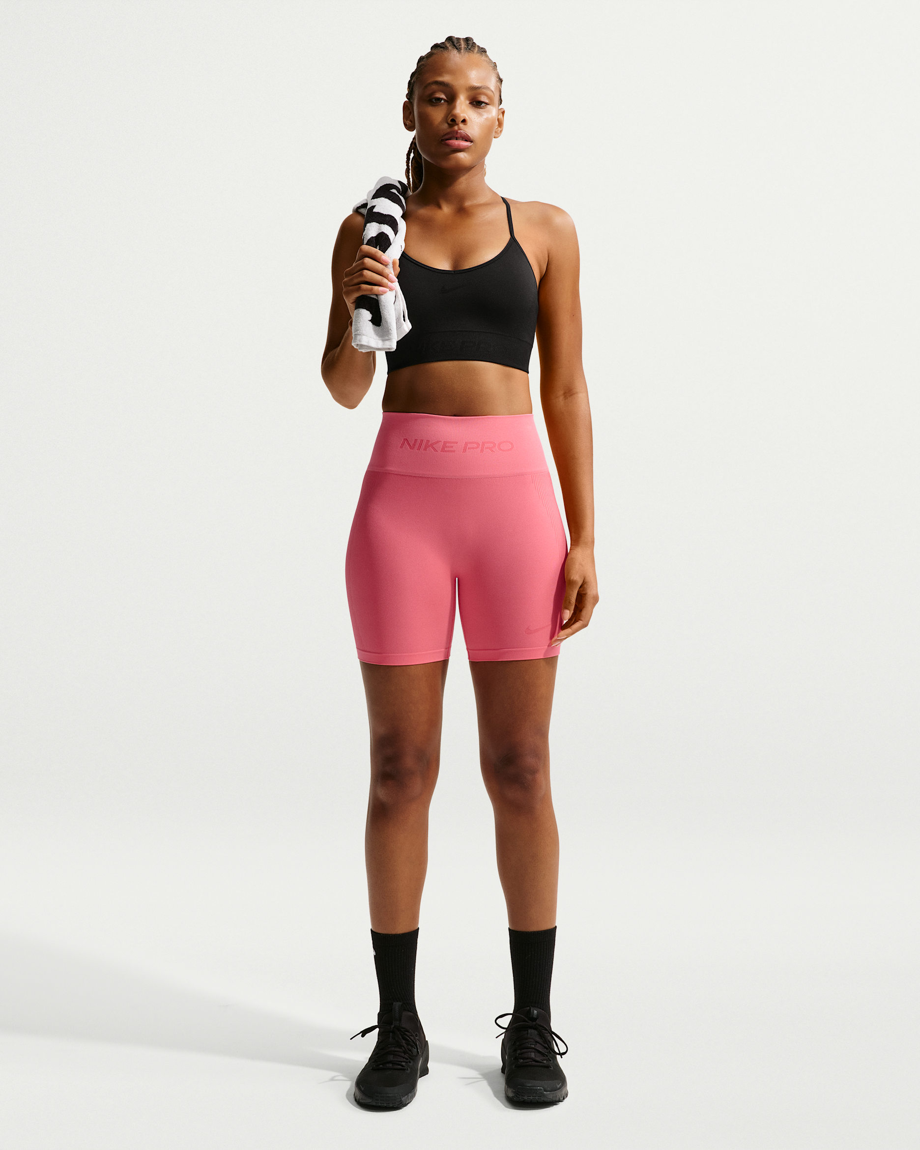 Shorts de ciclismo Dri-FIT de tiro alto de 13 cm para mujer Nike Pro Seamless - Coral marino