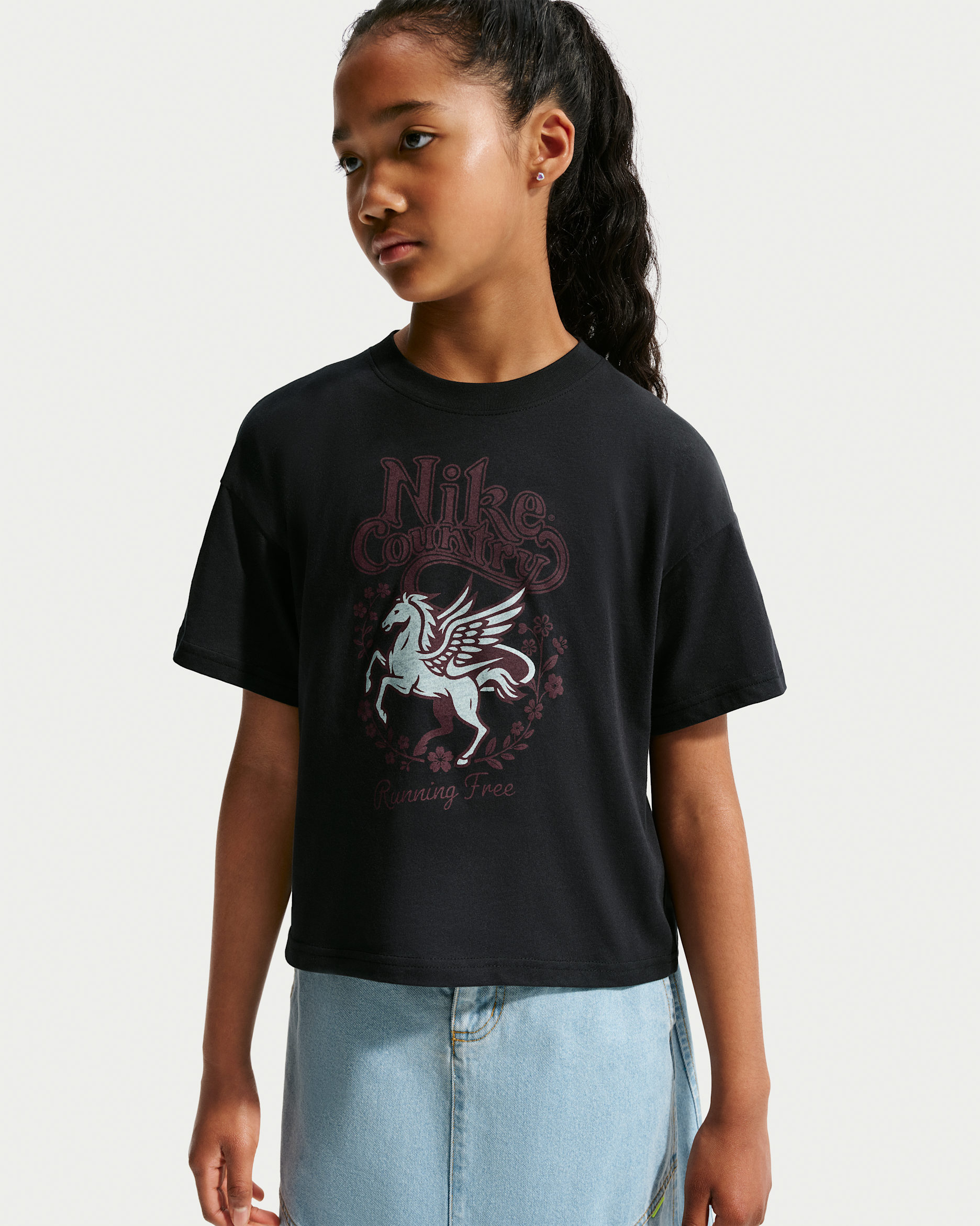 Nike Sportswear Big Kids' (Girls') T-Shirt - Black