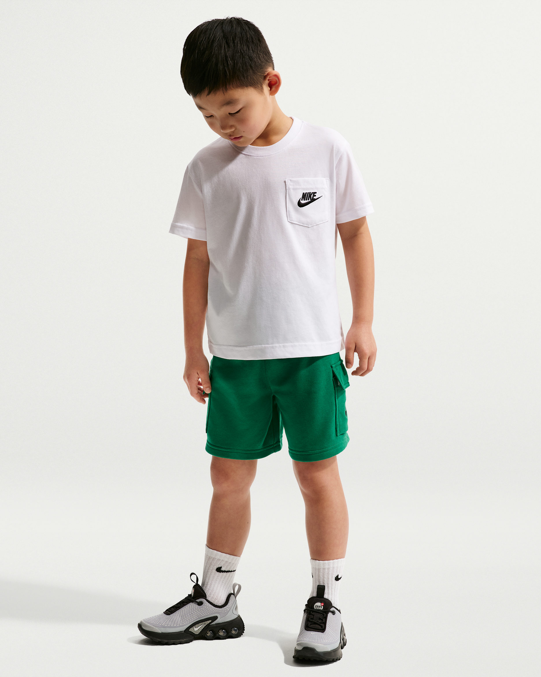 Nike Sportswear Younger Kids' Pocket T-Shirt and French Terry Shorts Set - Malachite