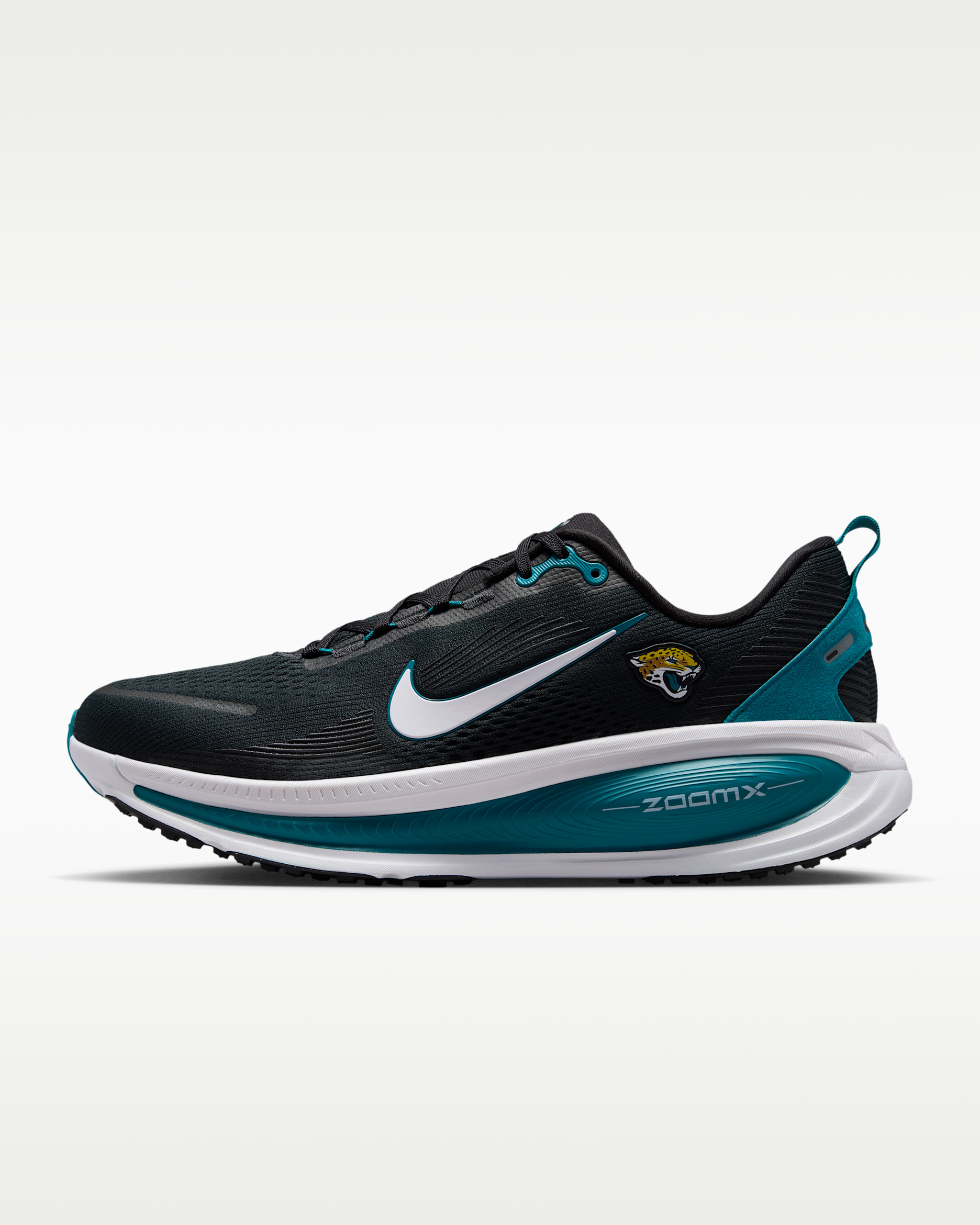 Tenis de correr en pavimento de la NFL para hombre Nike Vomero 18 (Jacksonville Jaguars) - Negro/Viento/Blanco