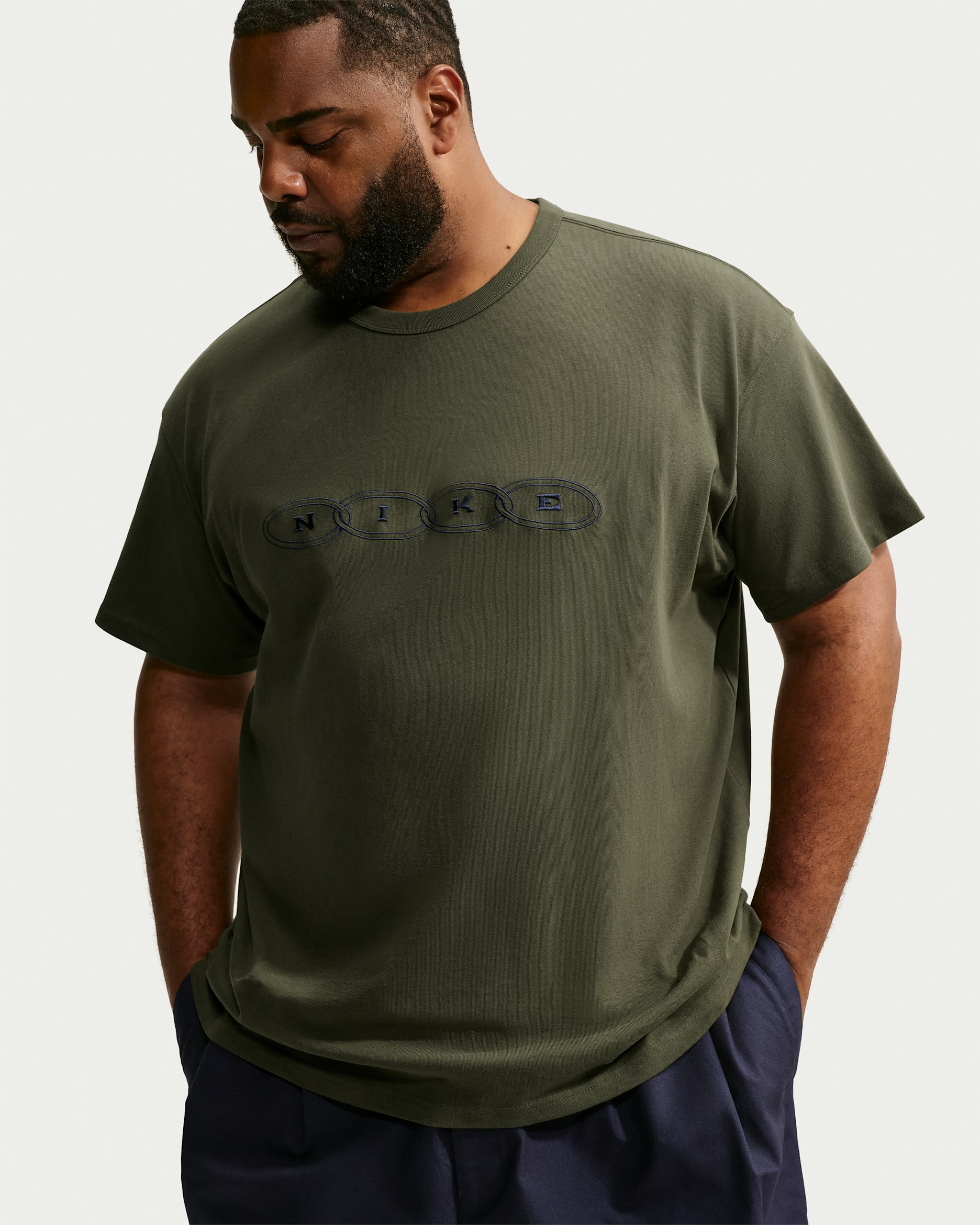 Playera Nike Sportswear Premium Essentials - Caqui militar