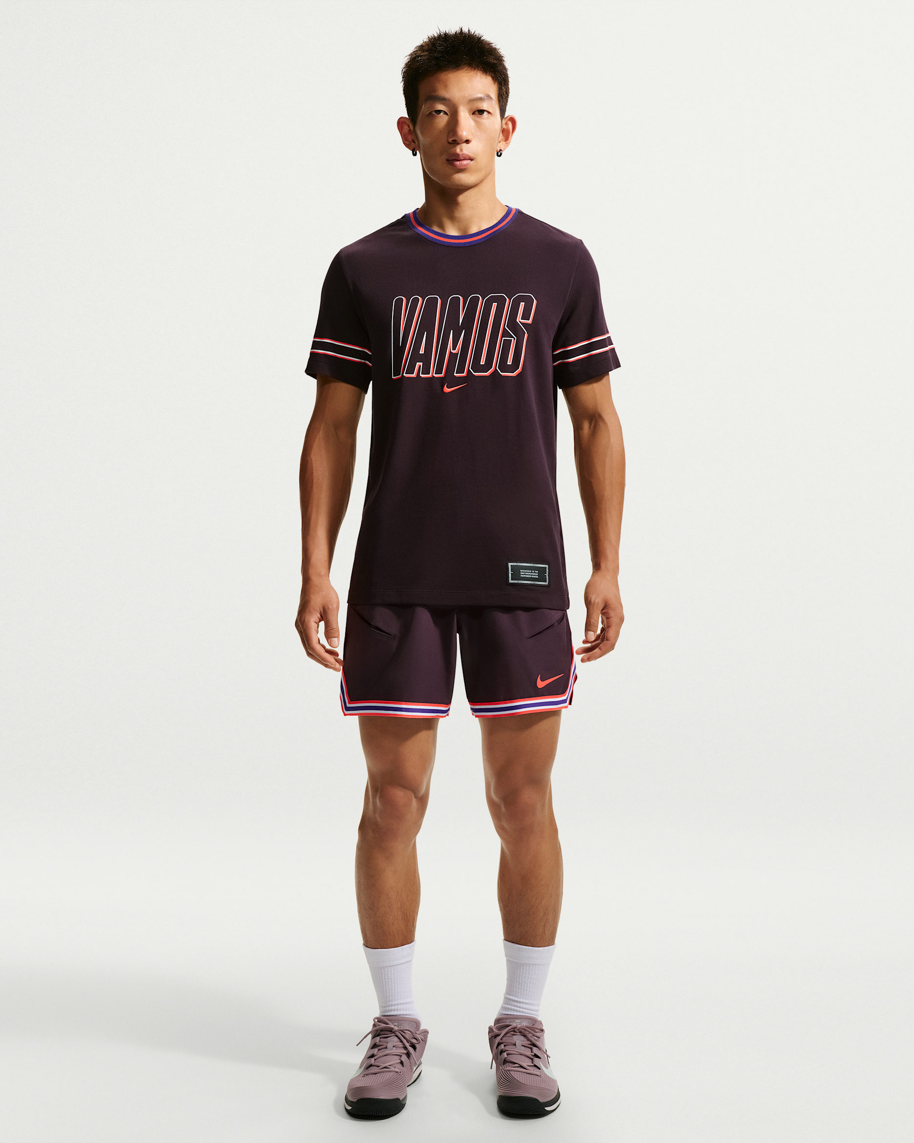 ナイキコート スラム メンズ Dri-FIT テニスショートパンツ - バーガンディアッシュ/ブライトクリムゾン