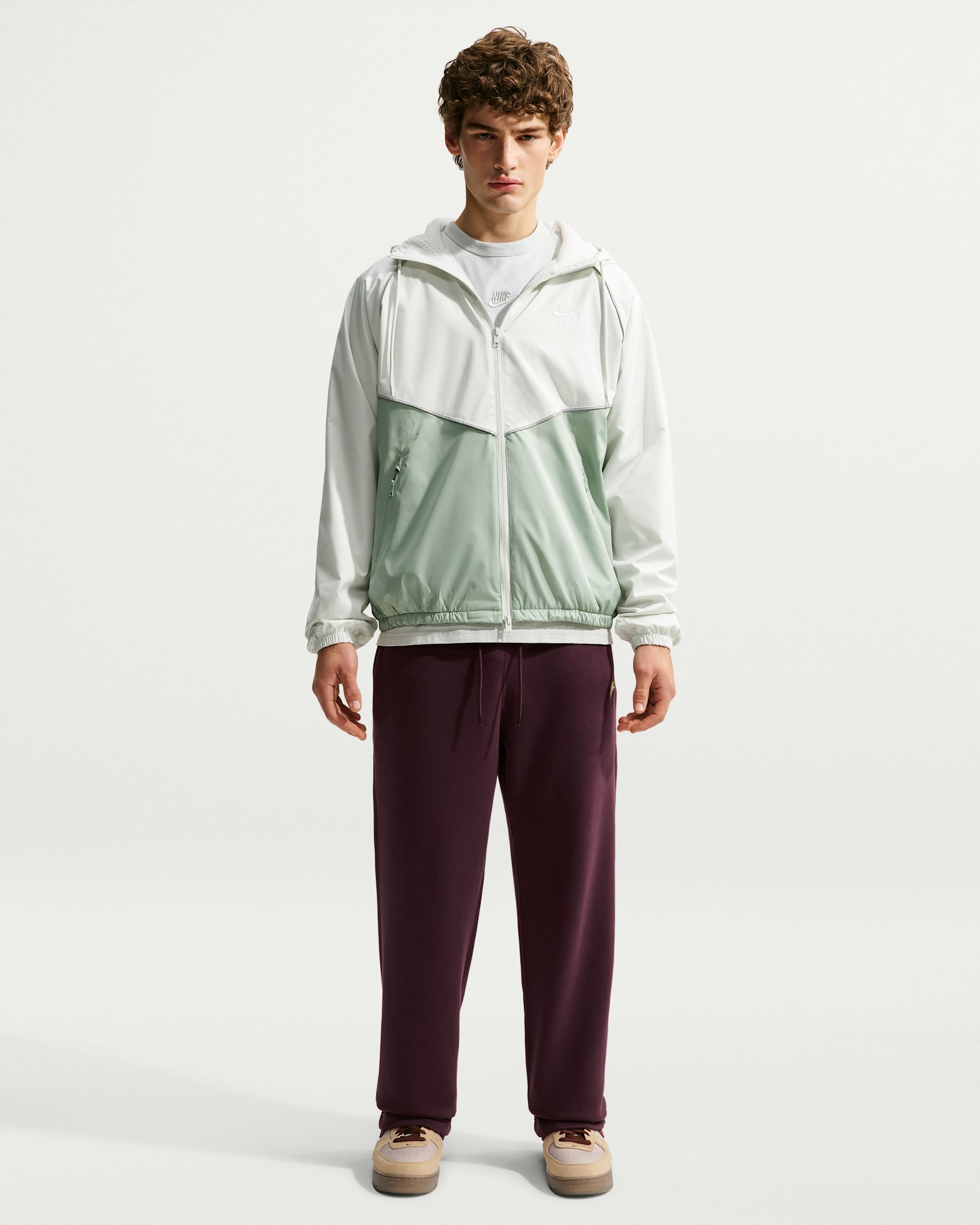 Nike Club fleecebukse med åpen fald til herre - Burgundy Crush/Burgundy Crush/Metallic Gold