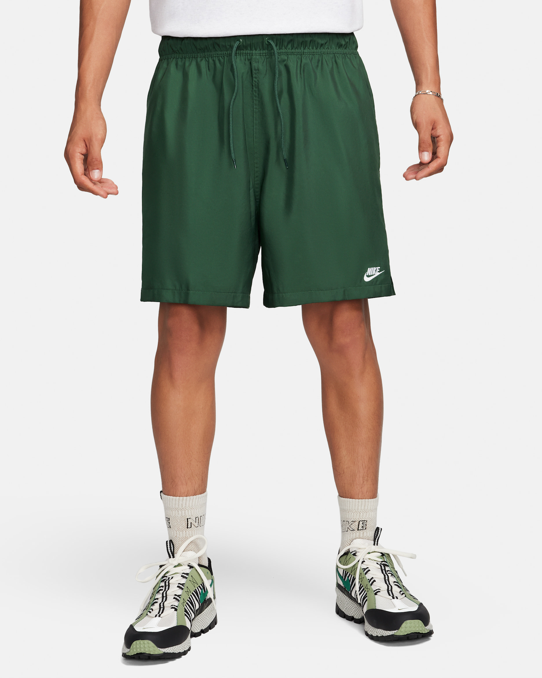 Nike Club Men's Woven Flow Shorts - Fir/White