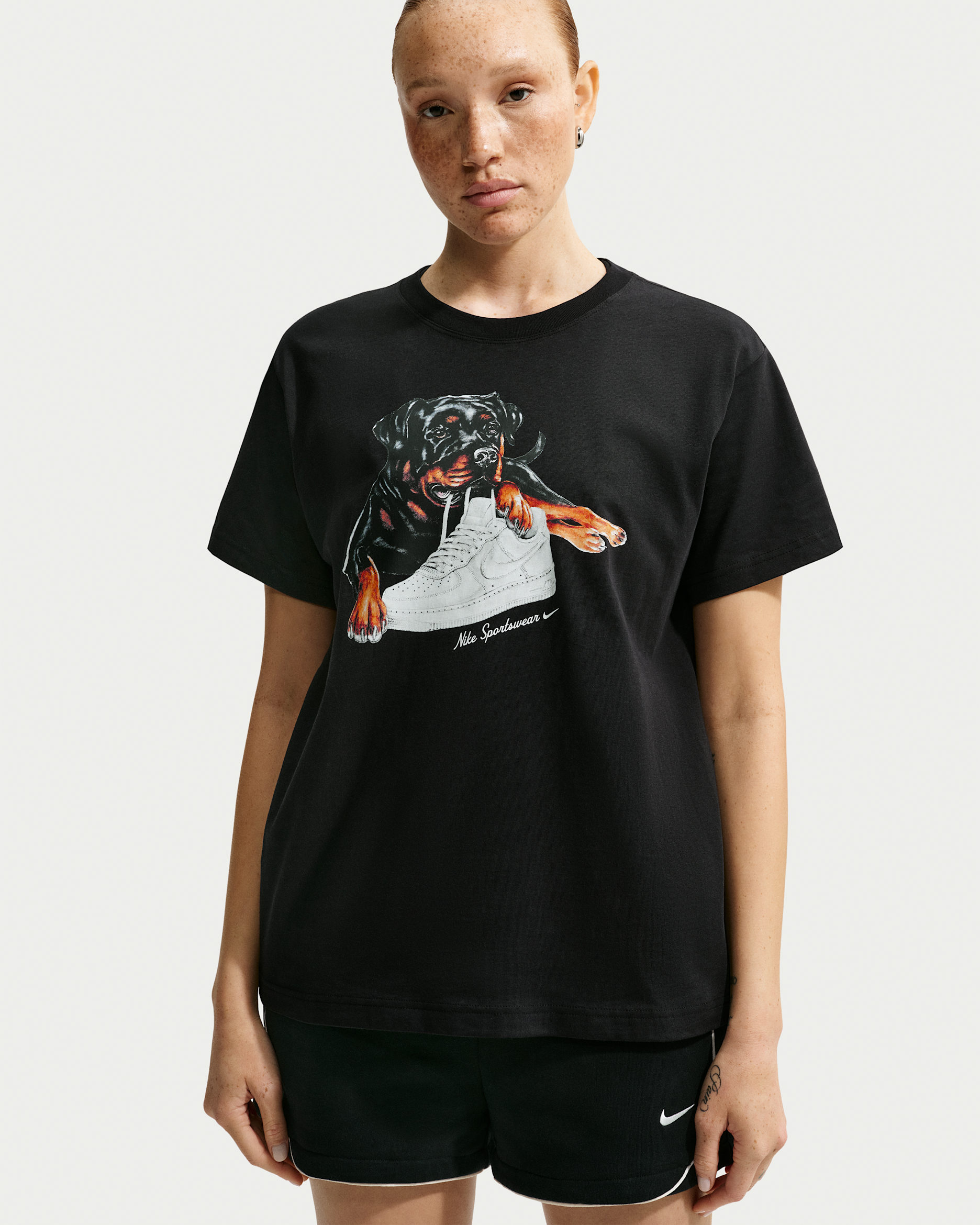 Nike Sportswear Classic Women's Oversized T-Shirt - Black