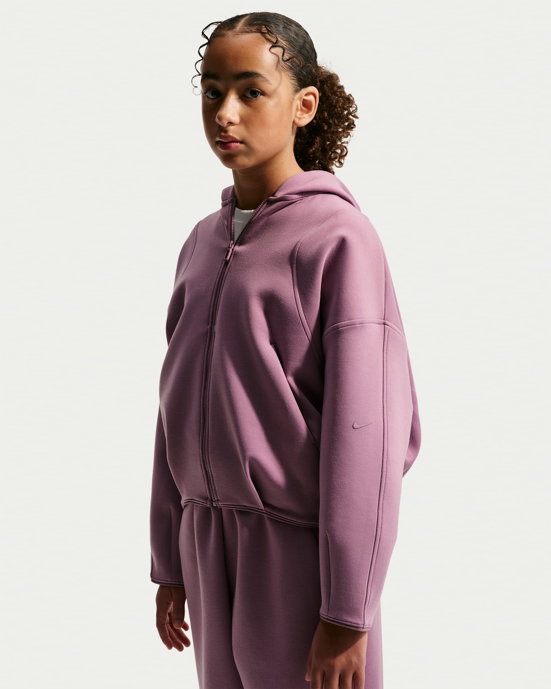 Maskinstrikket Nike MAVN Therma-FIT-hættetrøje med lynlås i fuld længde til piger - Violet Dust/Violet Dust