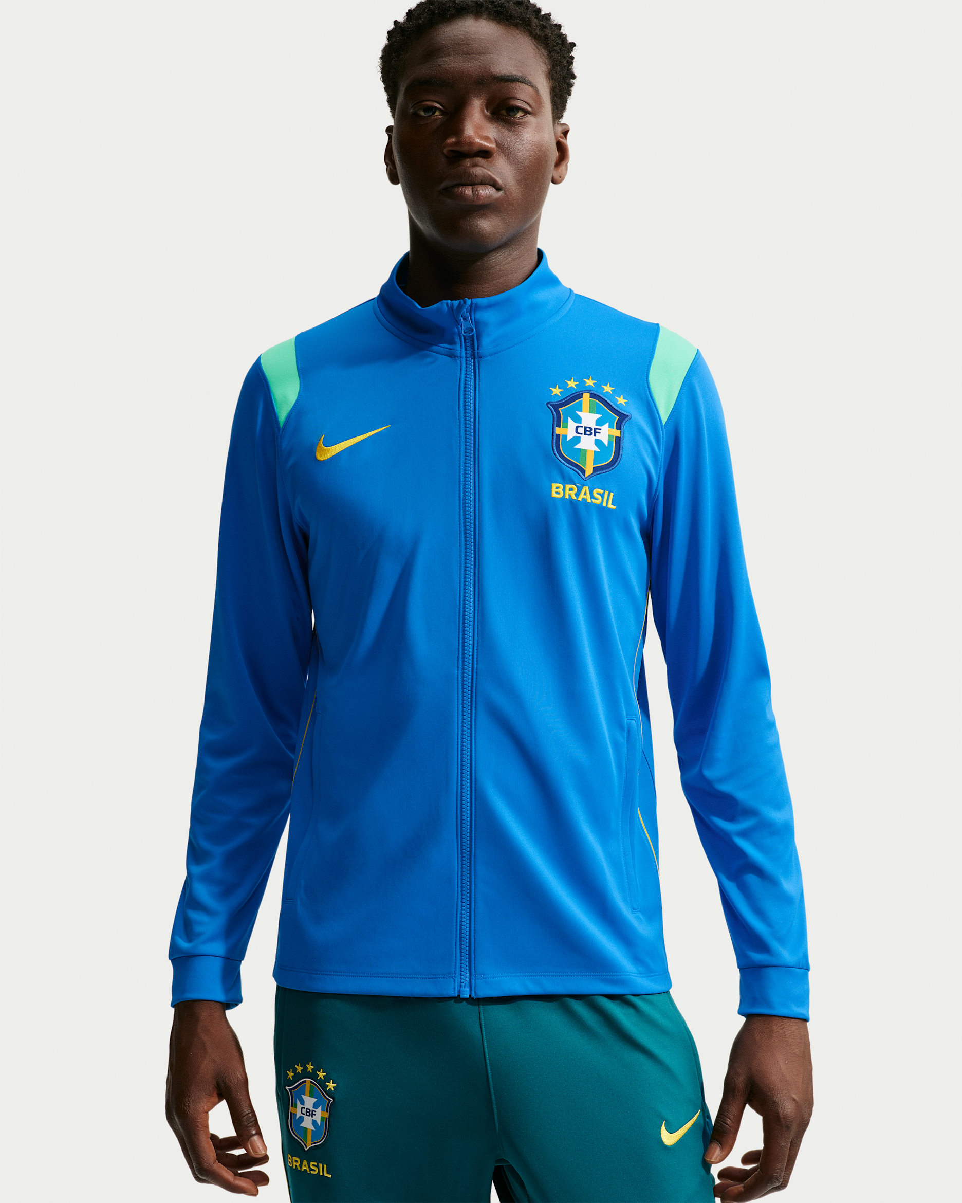 Brazil Academy Pro Nike Dri-FIT-fodboldtræningsjakke til mænd - Light Photo Blue/Midwest Gold/Light Menta/Midwest Gold