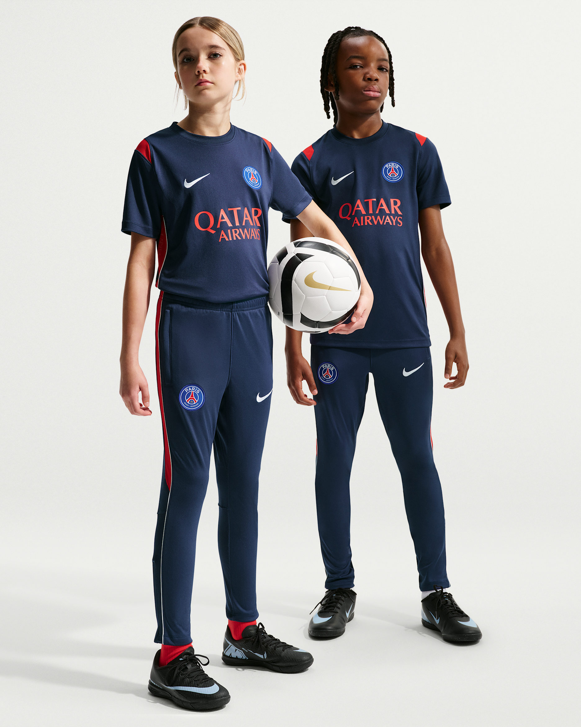Paris Saint-Germain Academy Pro Older Kids' Nike Dri-FIT Football Knit Pants - Midnight Navy/University Red/White/White