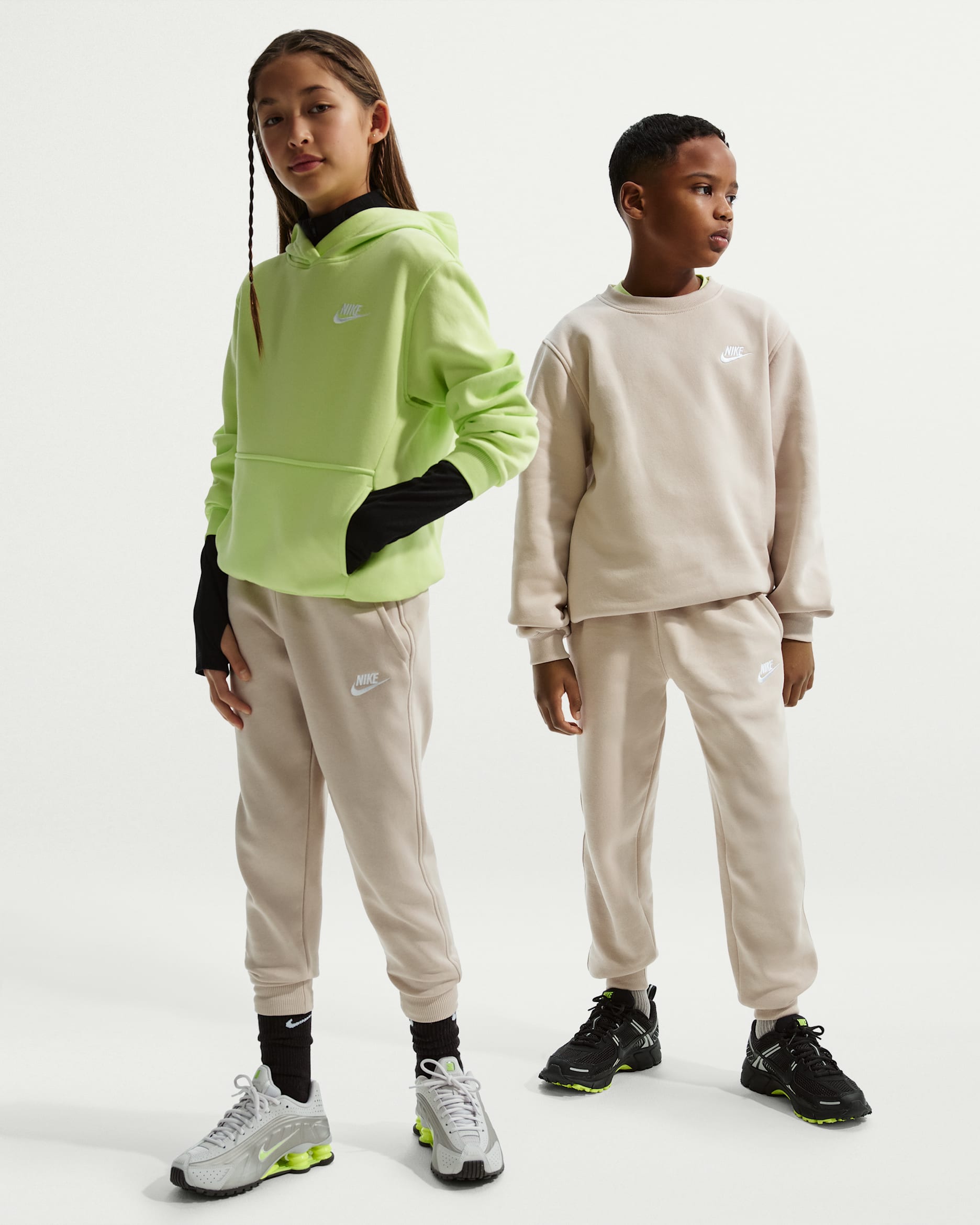 Nike Sportswear Club Fleece Older Kids' Joggers - Cream II/White