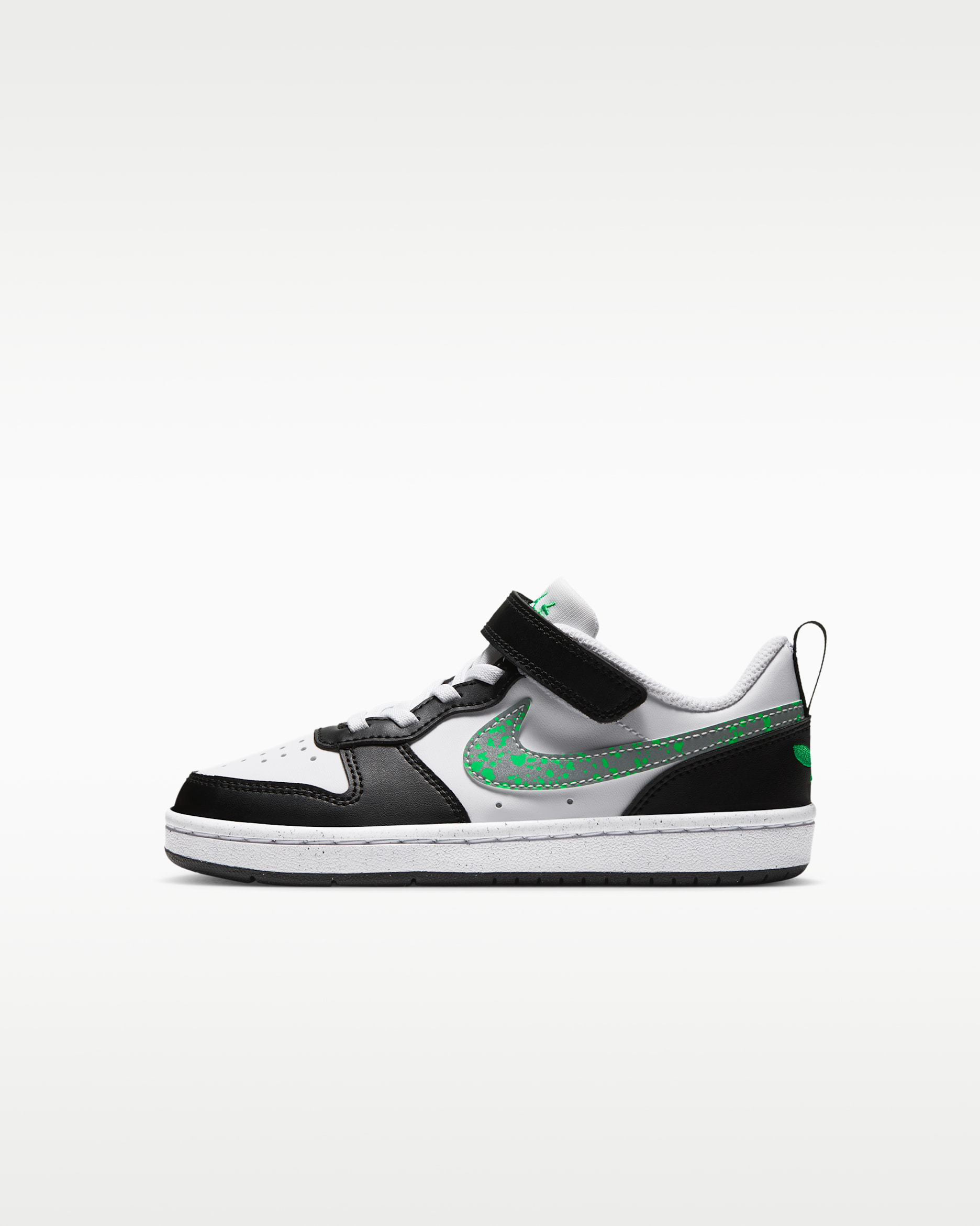 Nike Court Borough 低筒小童鞋款 - 白色/黑色/Green Spark/Metallic Silver
