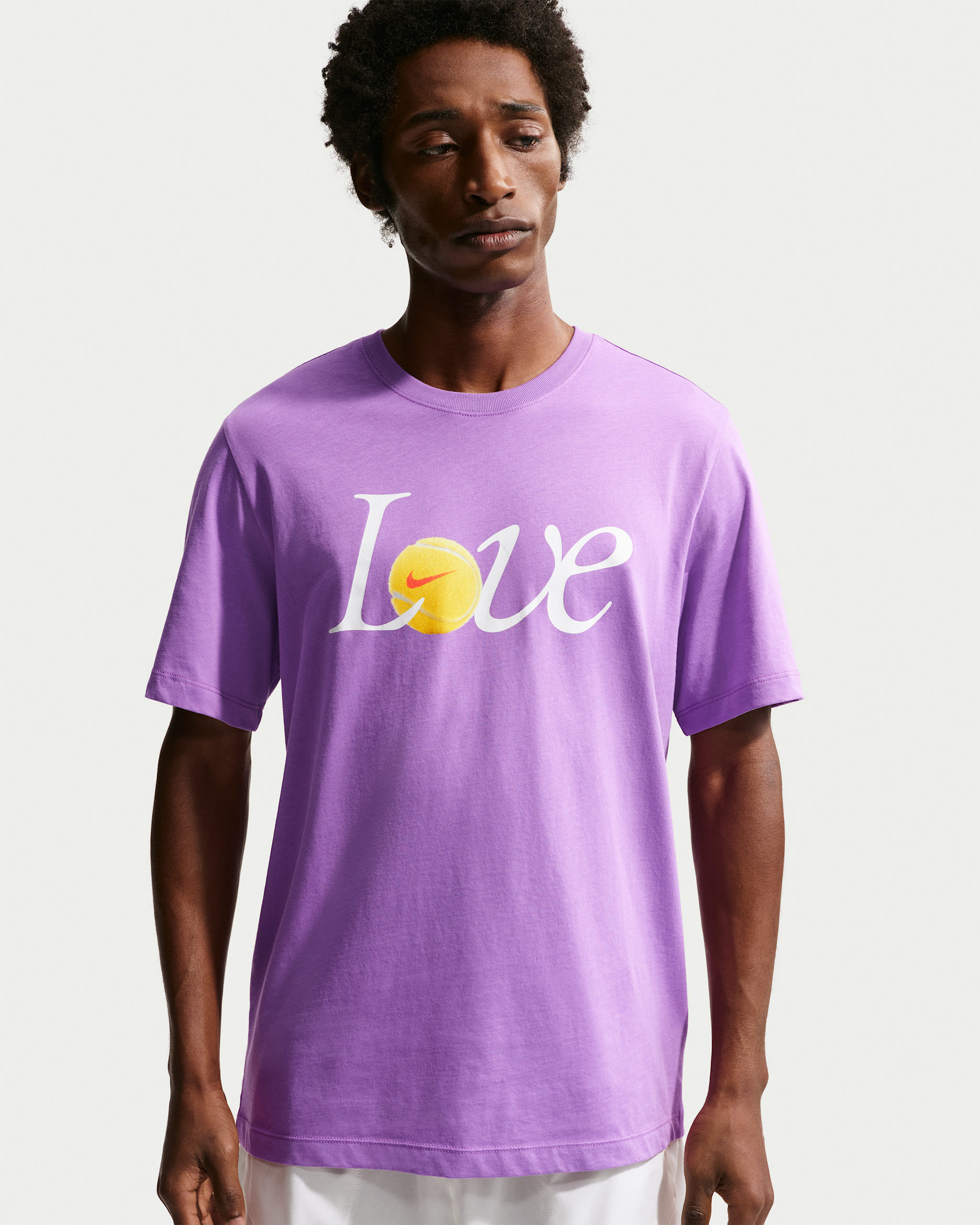 Pánské tenisové tričko NikeCourt - Bright Violet