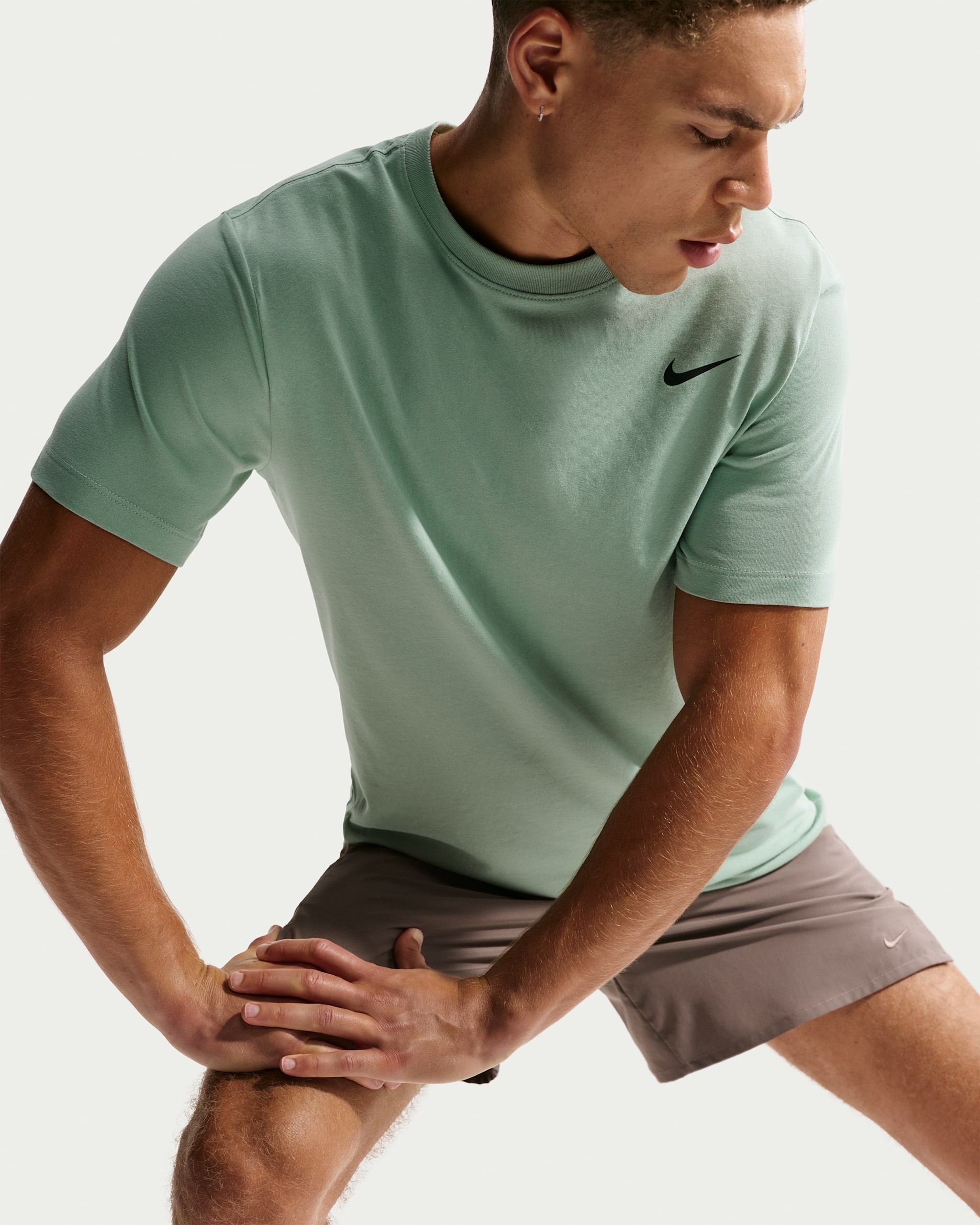 Nike Dri-FIT Men's Fitness T-Shirt - Steam/Black