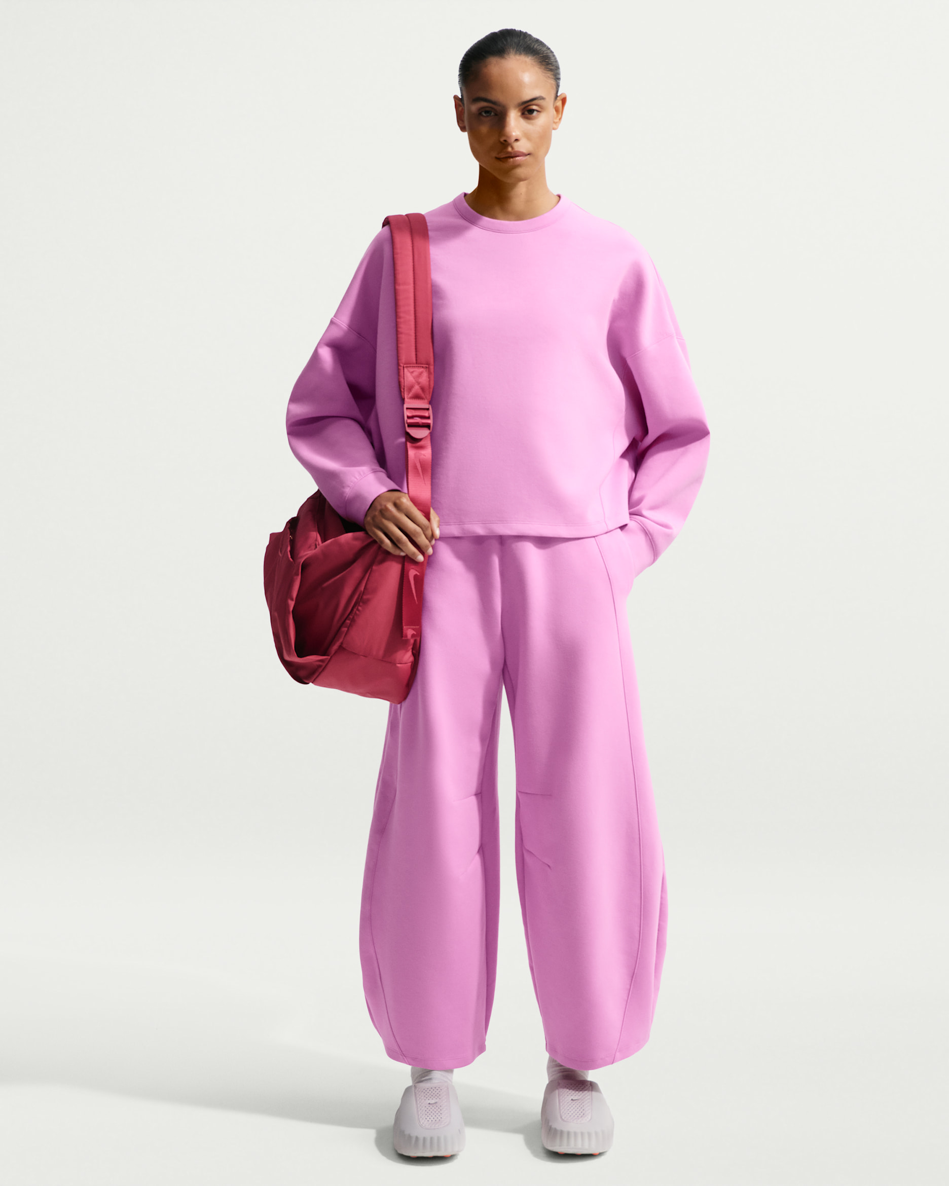 Pants de tiro alto de pierna ancha para mujer Nike 24.7 ImpossiblySoft - Magenta claro/Negro/Baya del desierto