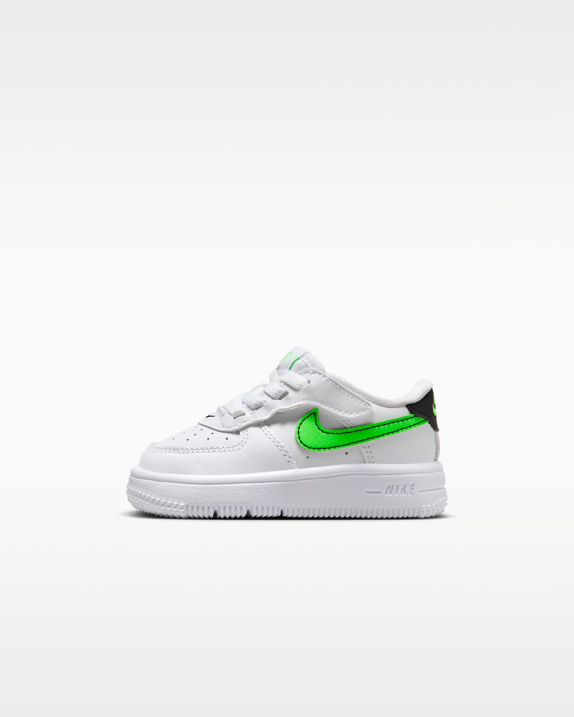 Tenis para bebé e infantil Nike Force 1 Low EasyOn - Blanco/Negro/Verde strike
