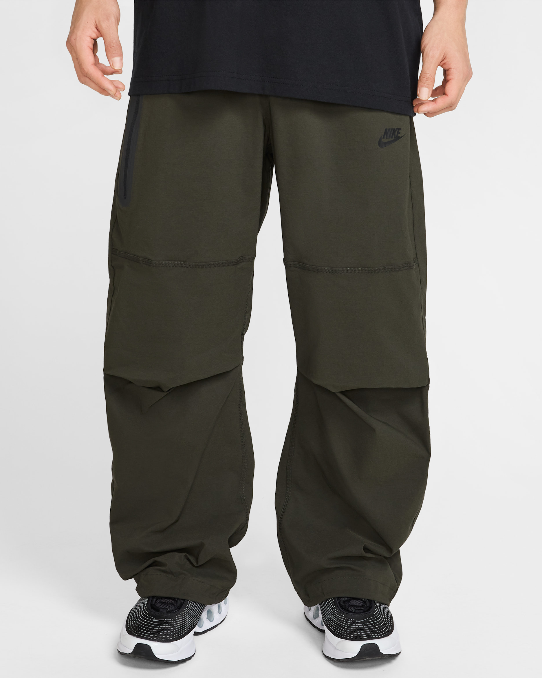 Nike Tech 男款梭織直筒長褲 - Sequoia/Sequoia/黑色