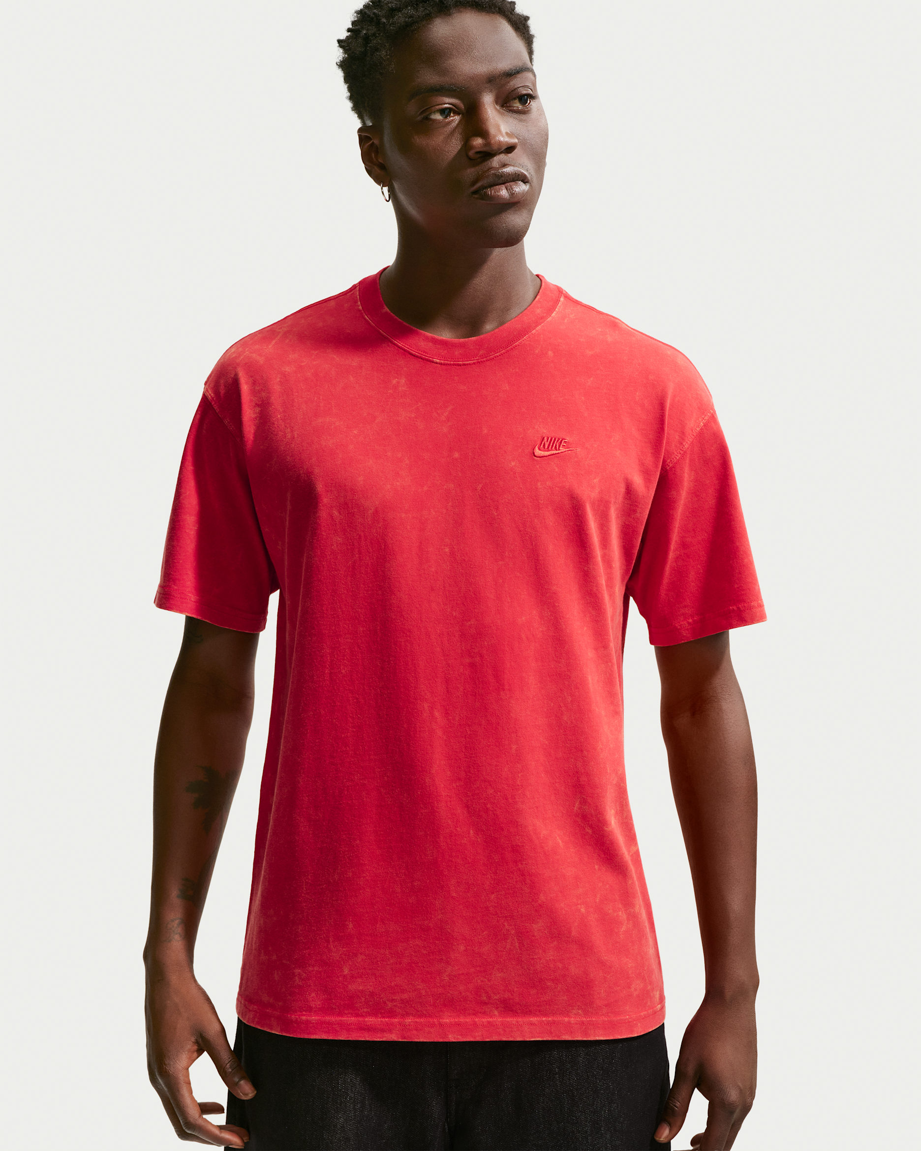 Nike Sportswear Men's Short-Sleeve T-Shirt - University Red/University Red