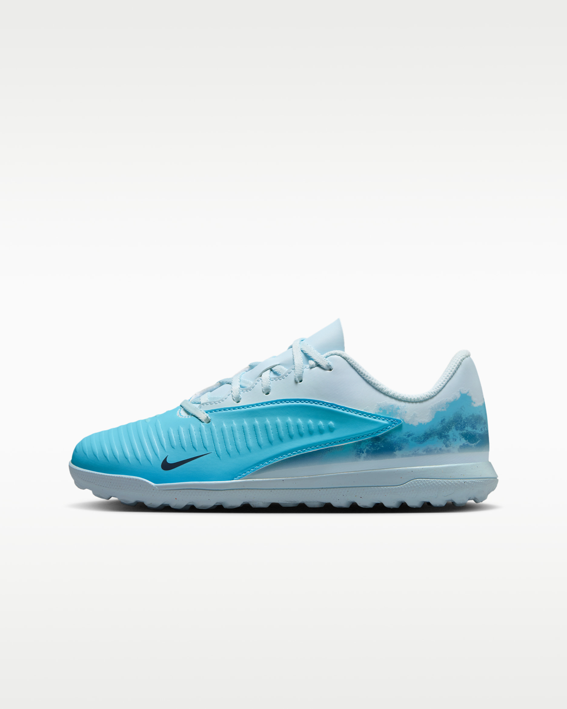 Chaussure de foot pour surface synthétique Nike Jr. Phantom 6 Low Club « Erling Haaland » pour ado - Baltic Blue/Glacier Blue/Blue Eclipse