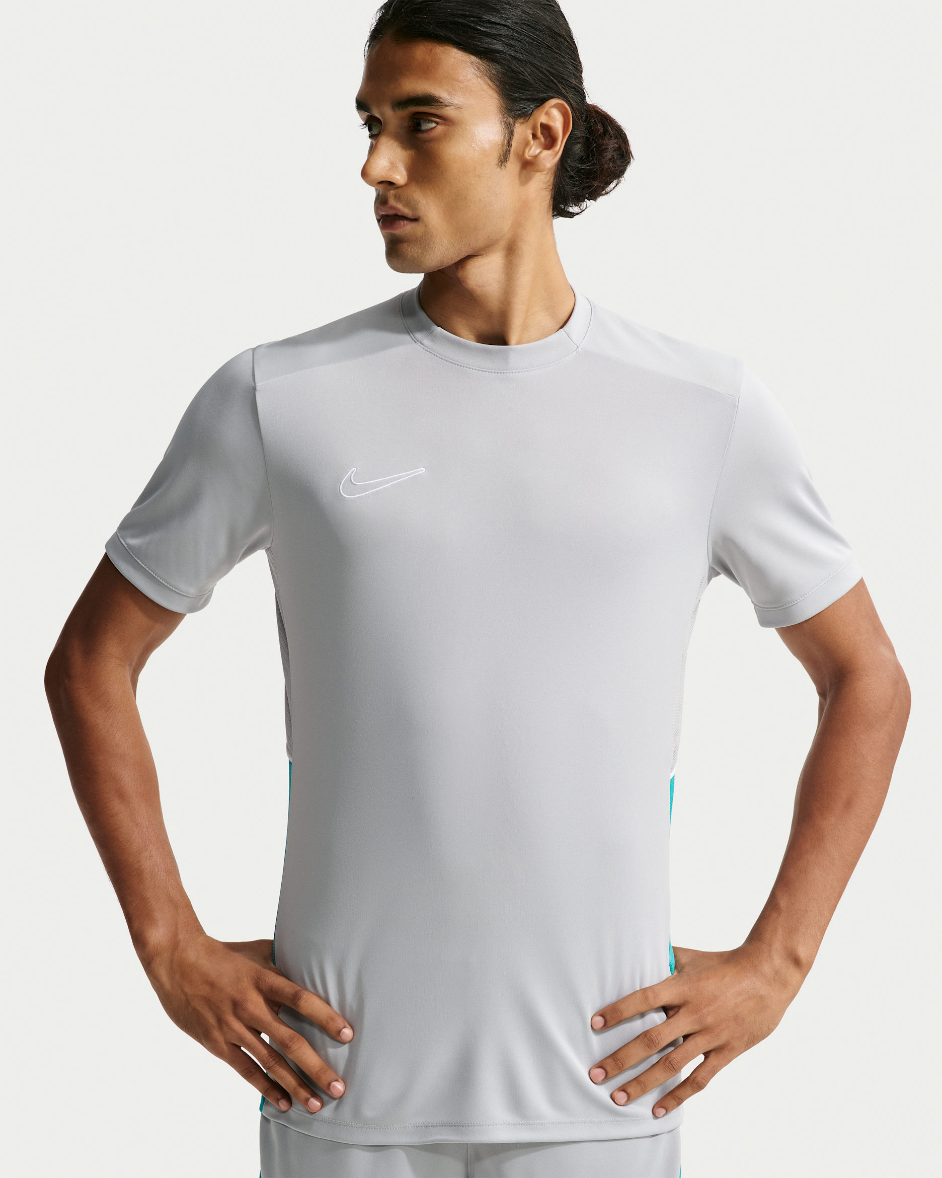 Kortärmad fotbollströja Nike Academy Dri-FIT för män - Wolf Grey/Wolf Grey/Energy/Vit