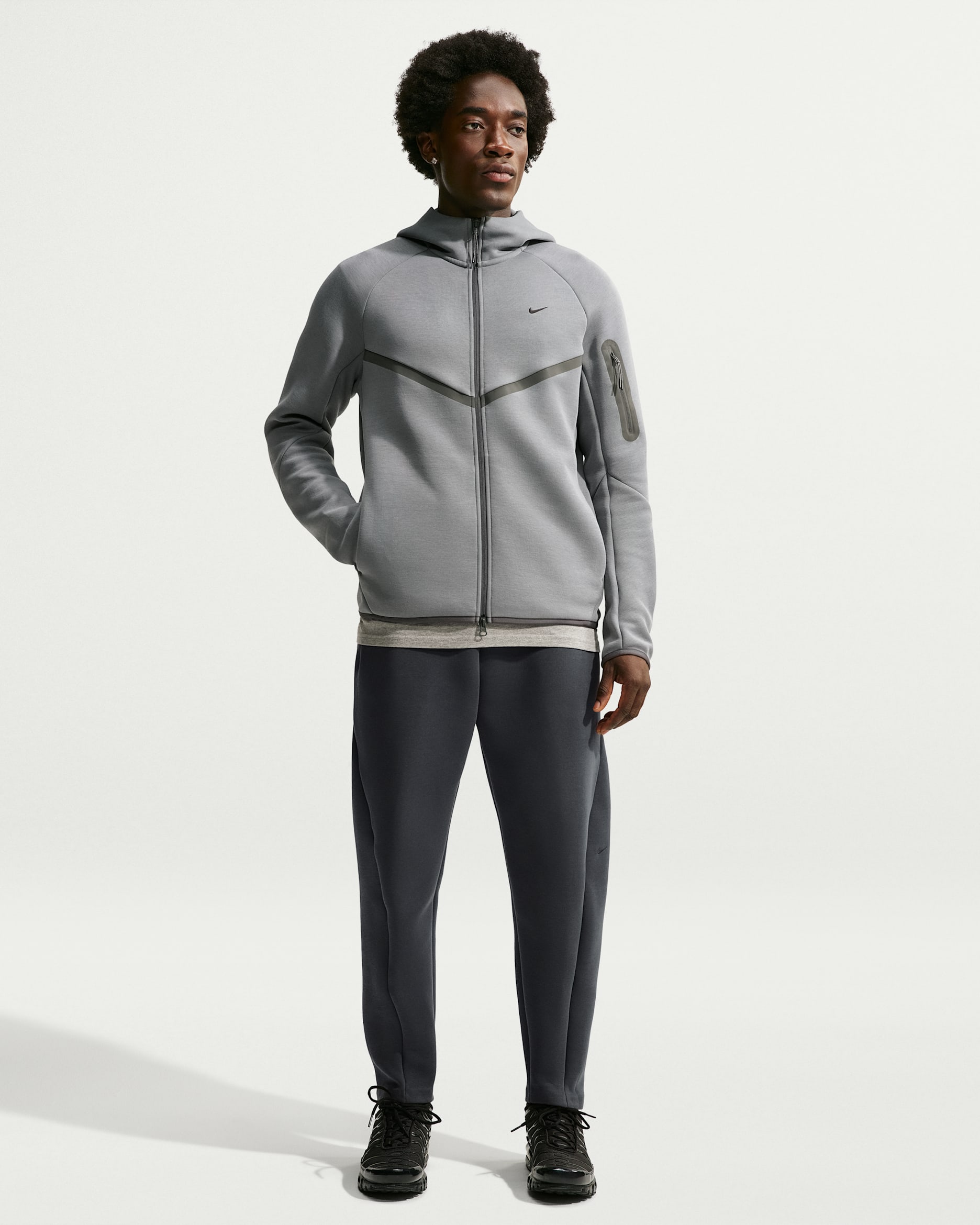 Nike Tech Men's Loose Fleece Pants - Anthracite/Black